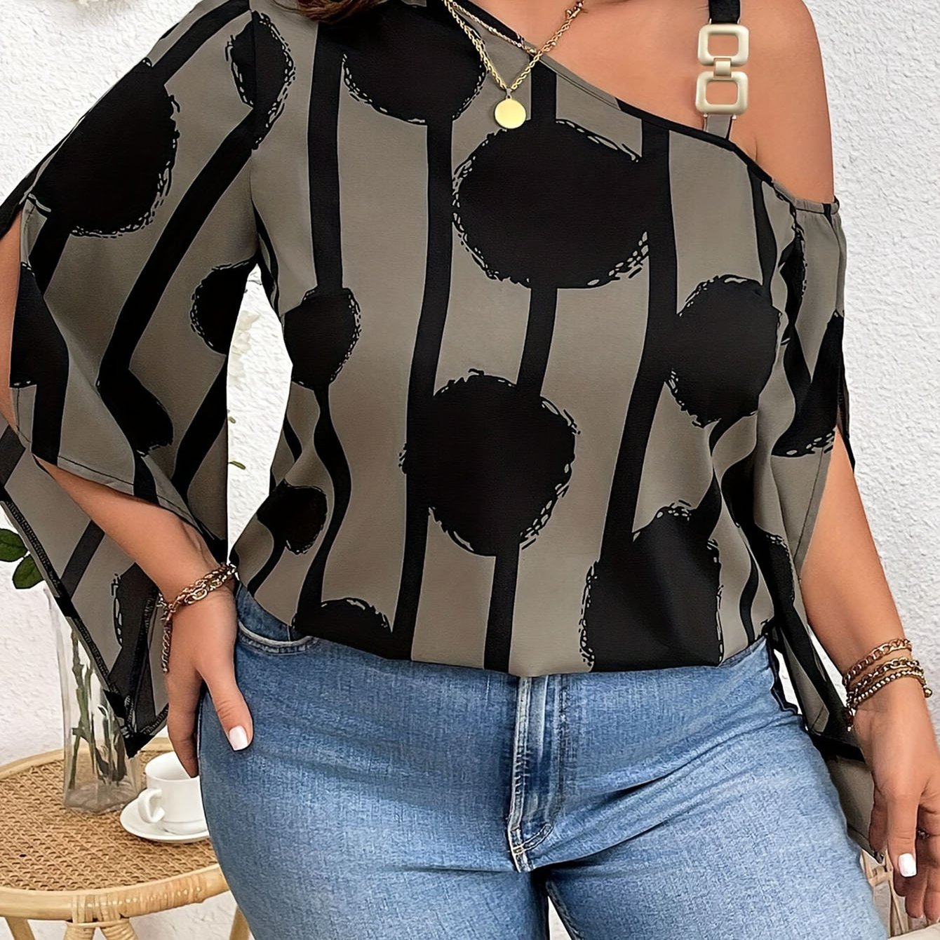 Print Plus Size Off-Shoulder Blouse with 3/4 Sleeves - Chic Abstract Print, Lightweight Polyester, Perfect for Summer Vacations & Casual Outings