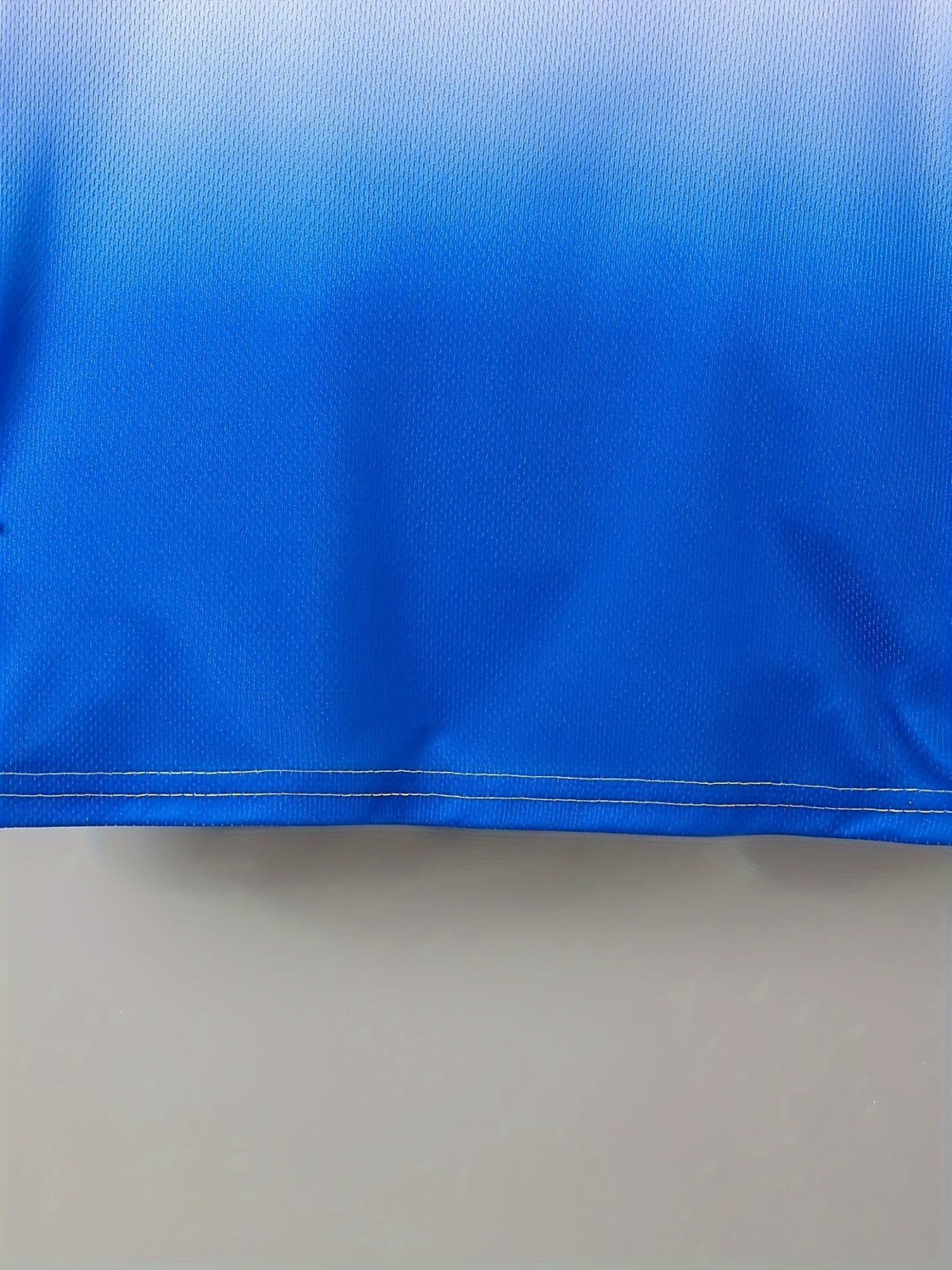 Summer Fashion Boys Trendy Simple Blue And White Gradient Short Sleeve Shorts Set, Perfect for Summer Outdoor Activities, Daily Wear, Leisure, Entertainment, Gatherings, Parties, School, Travel, An Ideal Gift., Perfect for Ou