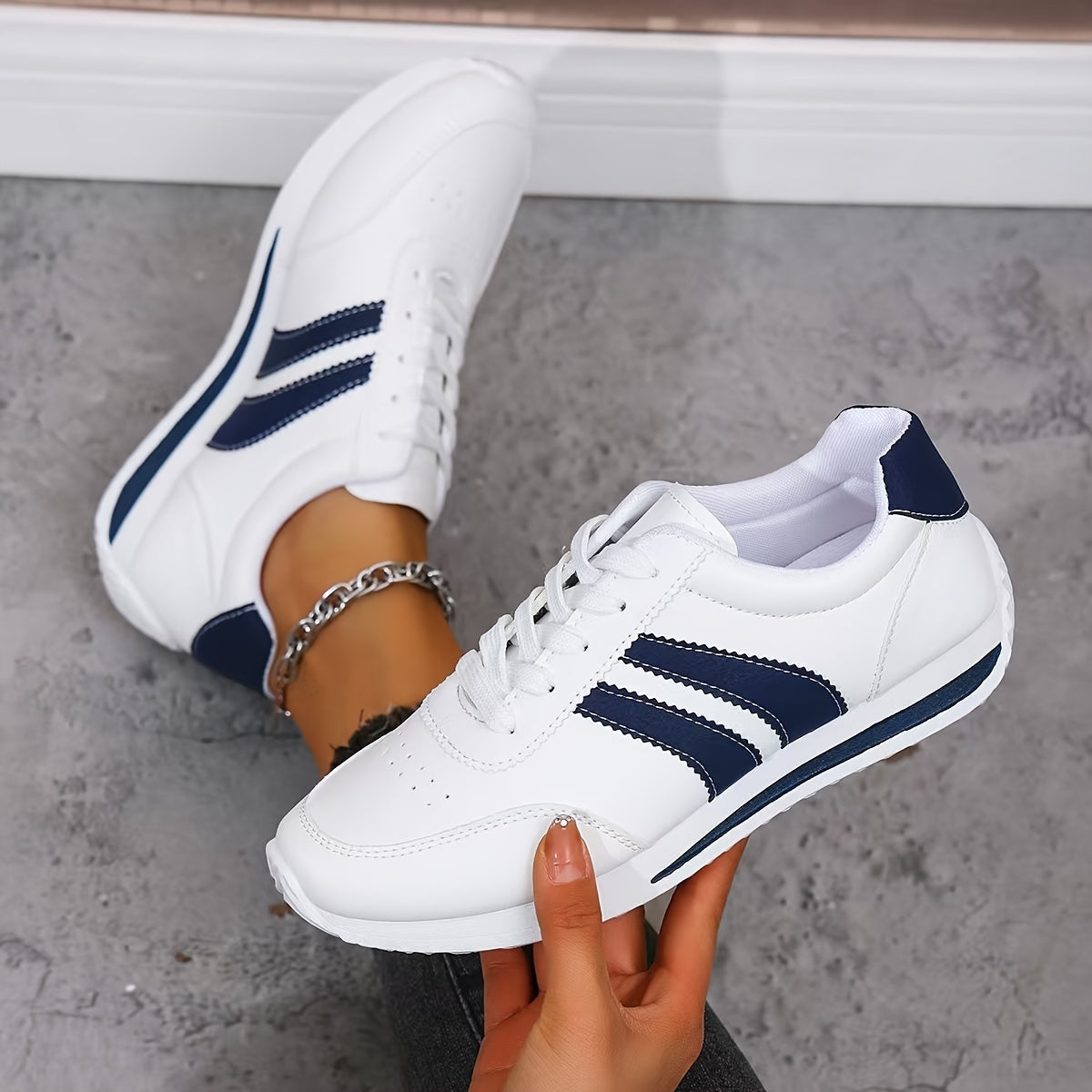 Women'S Lightweight Fashion Sneakers- Comfortable, Non-Slip, Lace-Up Casual Sneakers with Cushioned Insoles, White and Blue Striped Design, Low-Cut EVA Sole, Suitable for All-Day Wear, Casual Sneakers| Low-top sneakers| Lace-