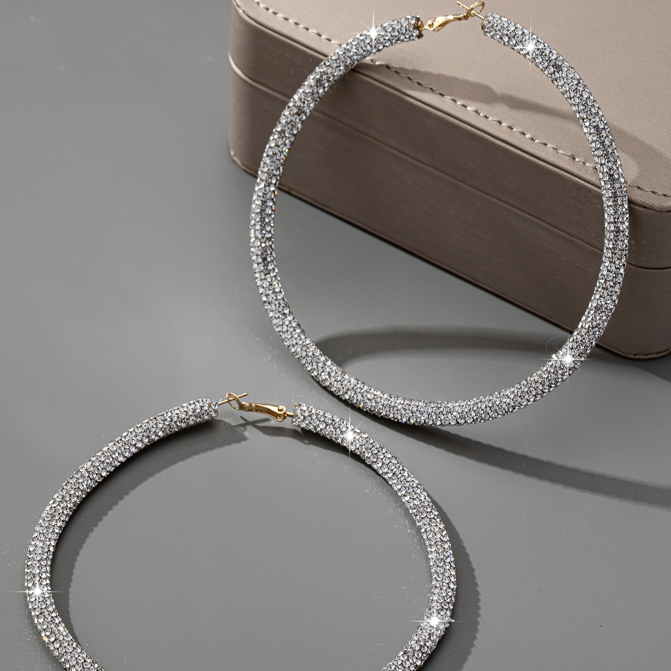 Pair of Exaggerated Sparkling Fashionable Sexy Versatile Women's Earrings