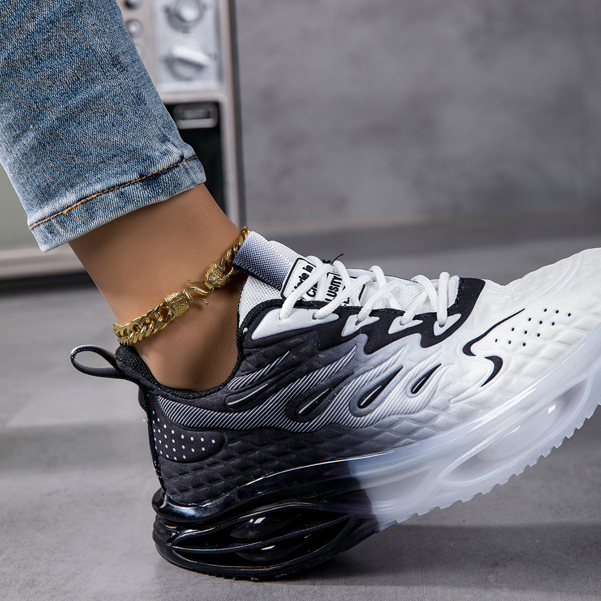 Women's Lightweight Breathable Mesh Running Shoes - Shock-Absorbing Thick Sole, Geometric Design Sport Control Sneakers with EVA Cushion & Rubber Grip, All-Season Casual Gift for Her, Comfortable Fabric Insole