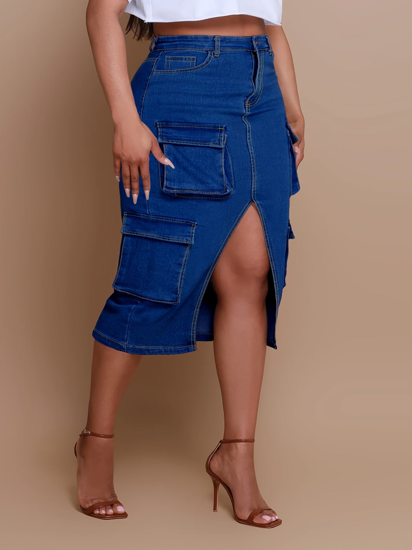 Plus Size Women'S Blue Denim Cargo Skirt - Multi-Pocket Bag Hip Design, Knee Slit Hem, Niche Joker Slimming Style, Summer Fashion Overskirt
