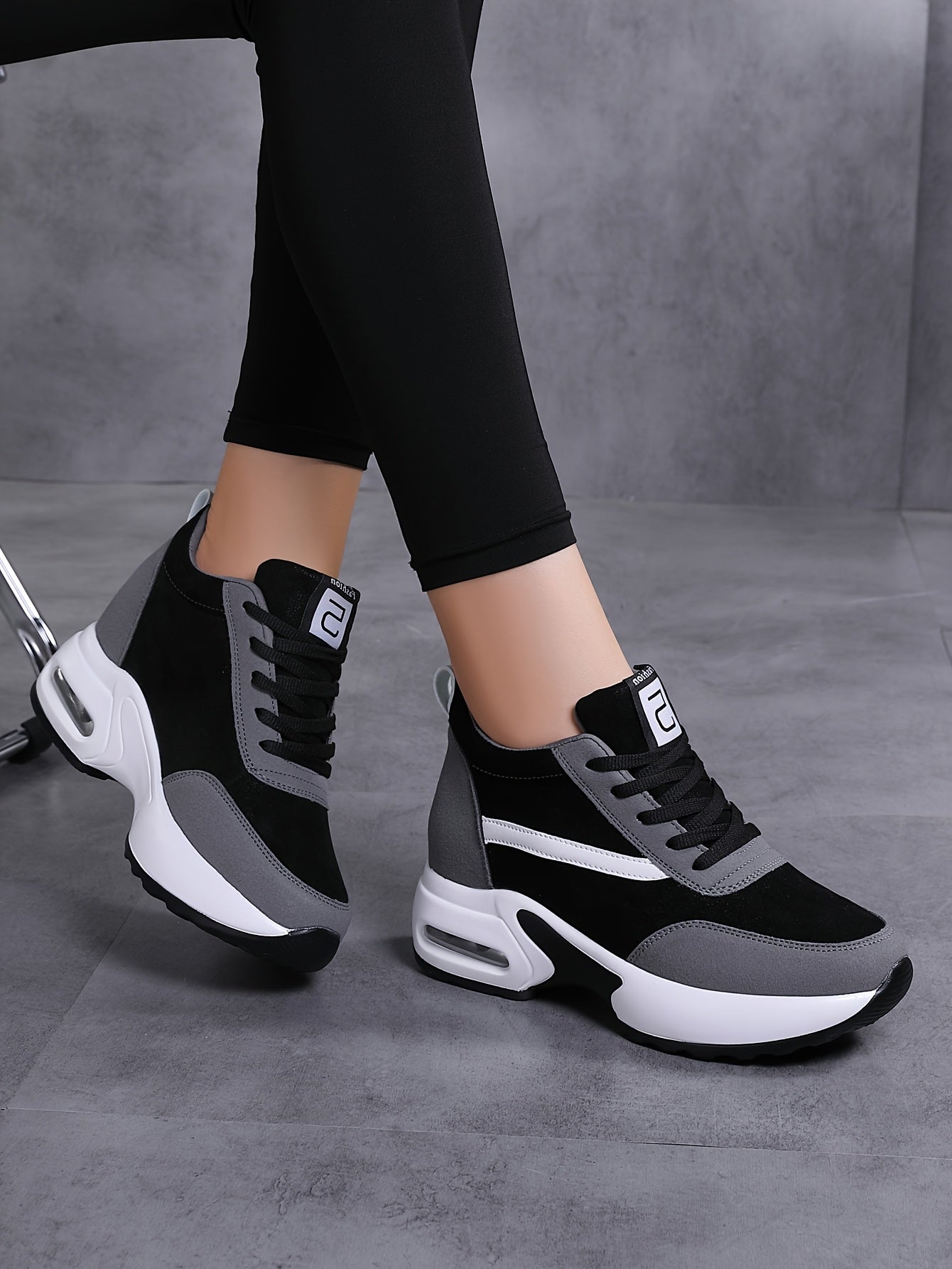 Ladies' Casual Sneakers, Lightweight, Comfortable, And Versatile Women'S Casual Sneakers with Hidden Heels.