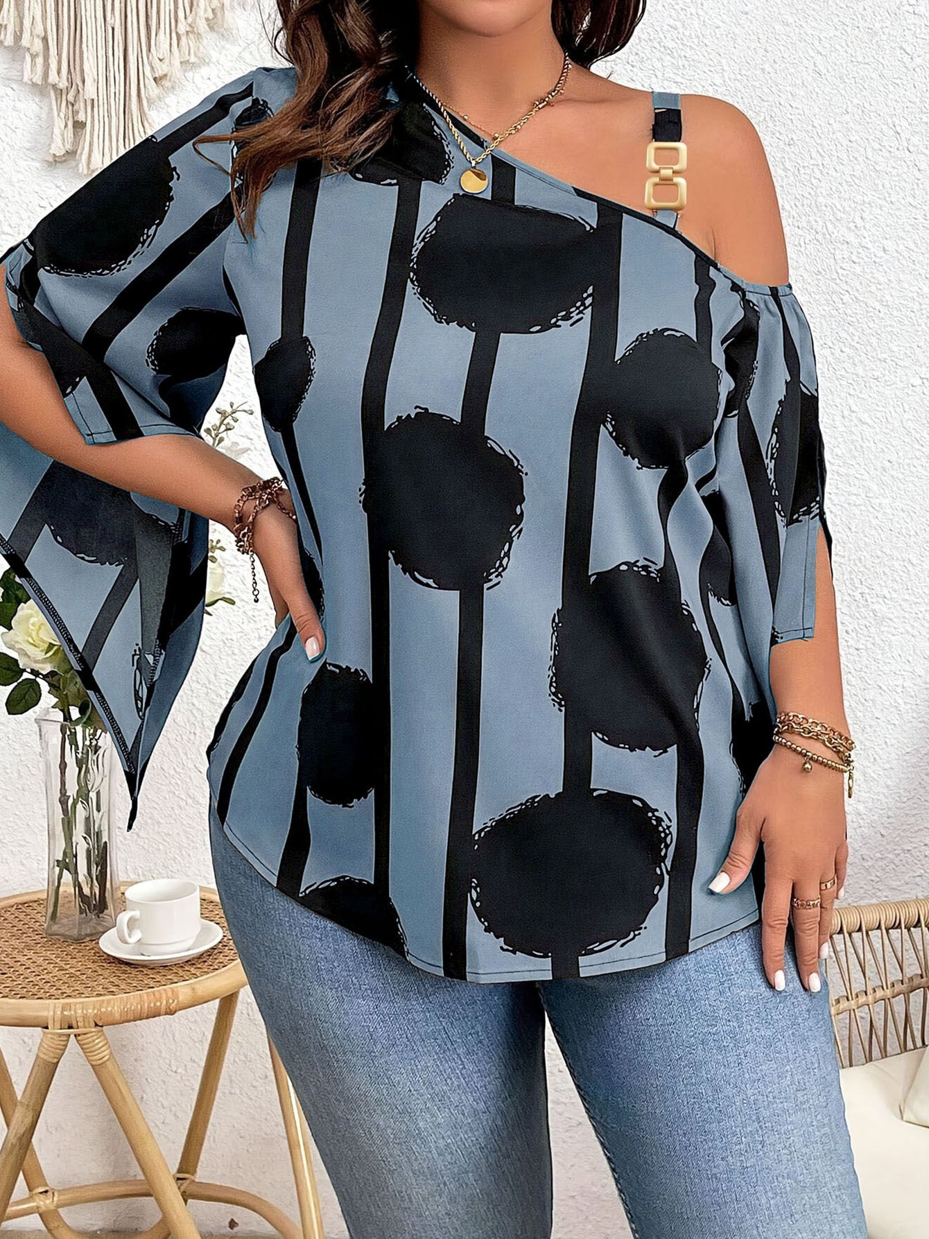 Print Plus Size Off-Shoulder Blouse with 3/4 Sleeves - Chic Abstract Print, Lightweight Polyester, Perfect for Summer Vacations & Casual Outings