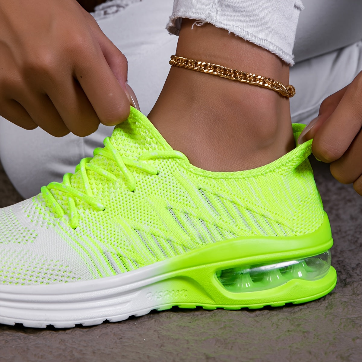 Women's Summer White-to-Green Gradient Breathable Mesh Running Shoes - Lightweight Anti-Slip PU Sole, Airy Knit Upper, Thick Cushioned Comfort for Walking, Travel & Casual Wear | All-Season Lace-Up Sneakers with Shock-Absorbi