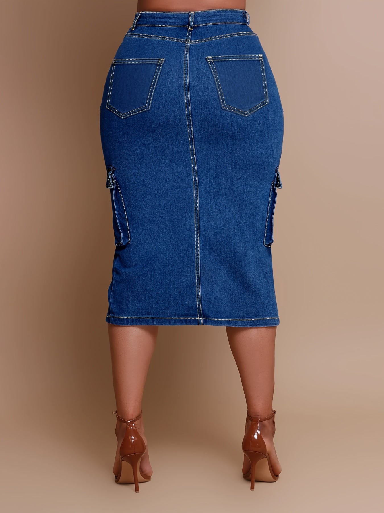 Plus Size Women'S Blue Denim Cargo Skirt - Multi-Pocket Bag Hip Design, Knee Slit Hem, Niche Joker Slimming Style, Summer Fashion Overskirt