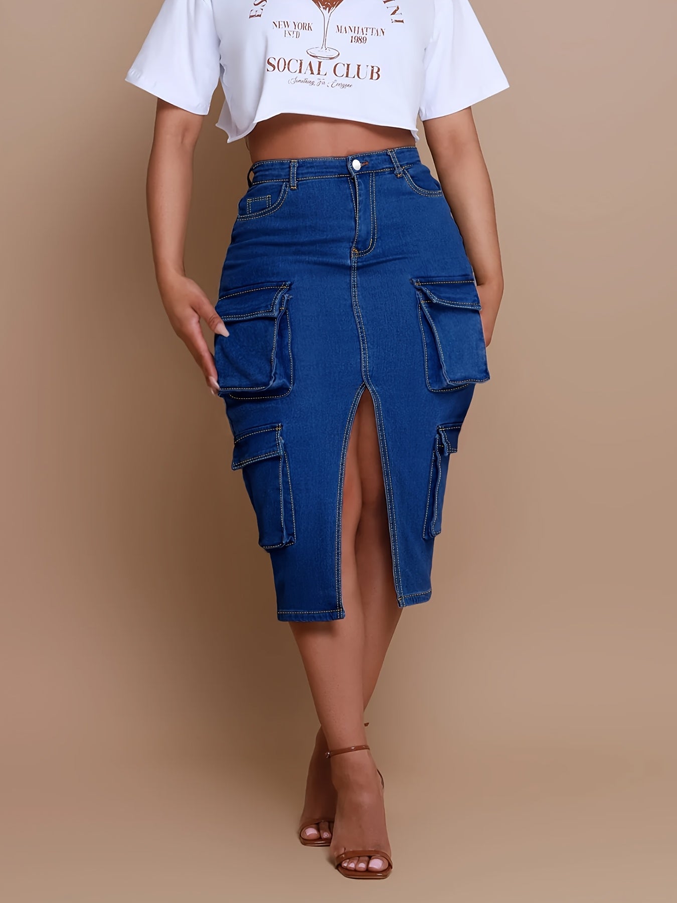 Plus Size Women'S Blue Denim Cargo Skirt - Multi-Pocket Bag Hip Design, Knee Slit Hem, Niche Joker Slimming Style, Summer Fashion Overskirt