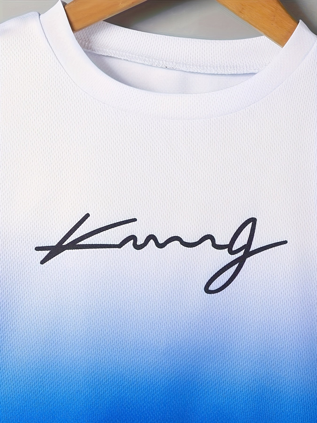 Summer Fashion Boys Trendy Simple Blue And White Gradient Short Sleeve Shorts Set, Perfect for Summer Outdoor Activities, Daily Wear, Leisure, Entertainment, Gatherings, Parties, School, Travel, An Ideal Gift., Perfect for Ou
