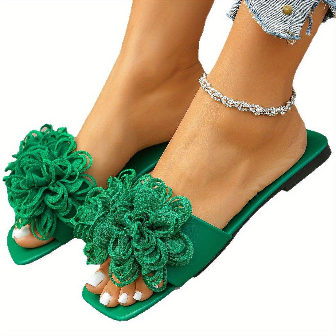 The New Spring/Summer 2025 Fashion Beach Shoes And Casual Outerwear Flower-Shaped Flat Slippers for Women