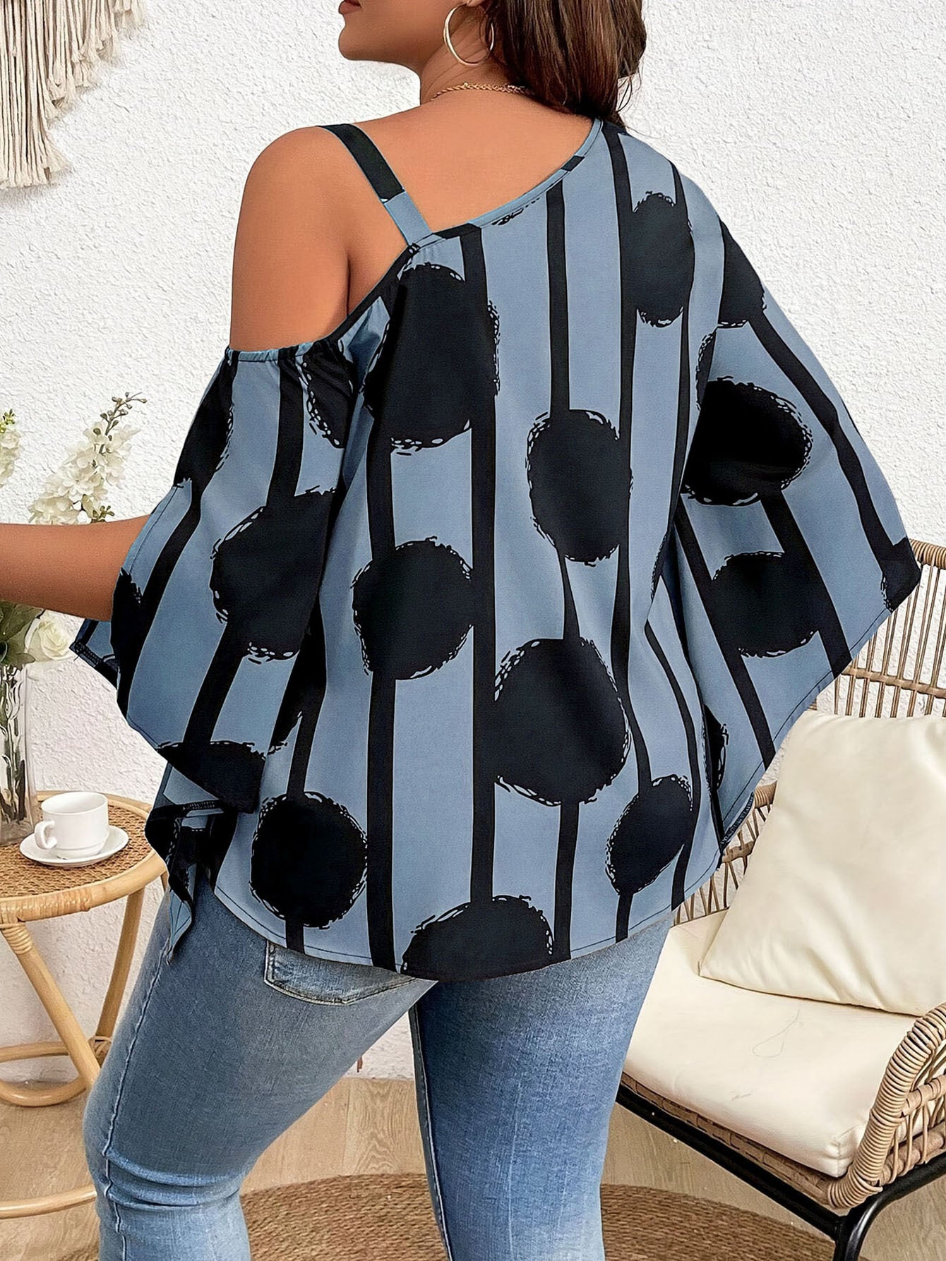 Print Plus Size Off-Shoulder Blouse with 3/4 Sleeves - Chic Abstract Print, Lightweight Polyester, Perfect for Summer Vacations & Casual Outings