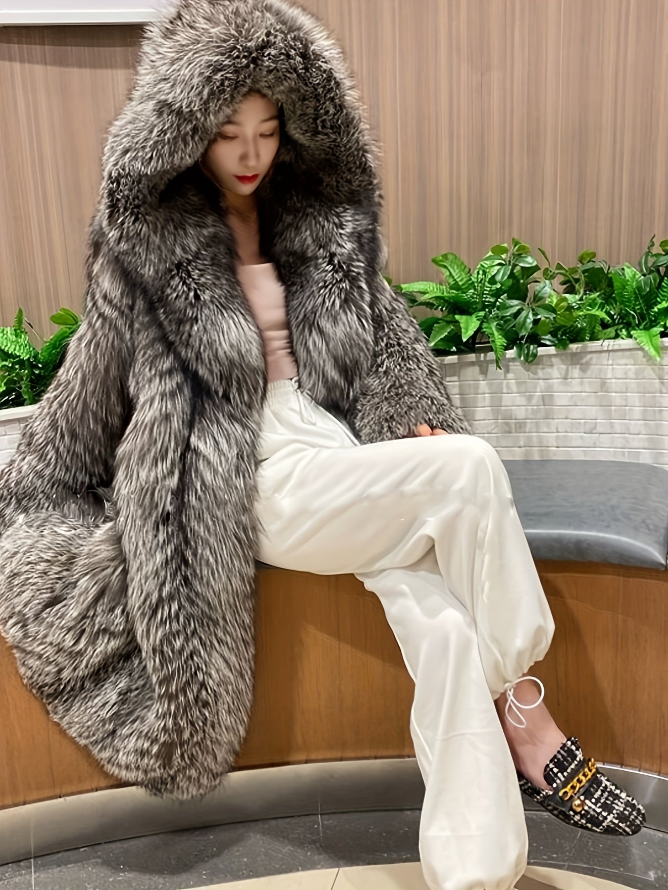 Plus Size, Women's Oversized Winter Coat - Long Hooded Plush Faux Fur Jacket with Full-Length Coverage, Thickened, Machine Washable, Large Size (Plus-Size Friendly) - Luxurious Cold-Weather Outerwear for Daily & Special Occas