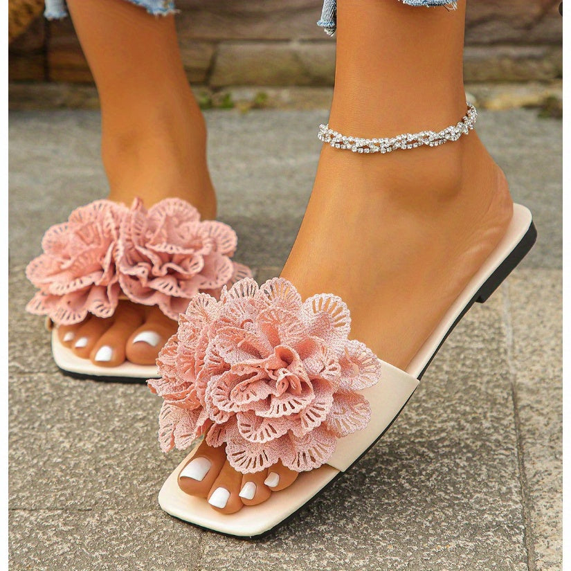 The New Spring/Summer 2025 Fashion Beach Shoes And Casual Outerwear Flower-Shaped Flat Slippers for Women