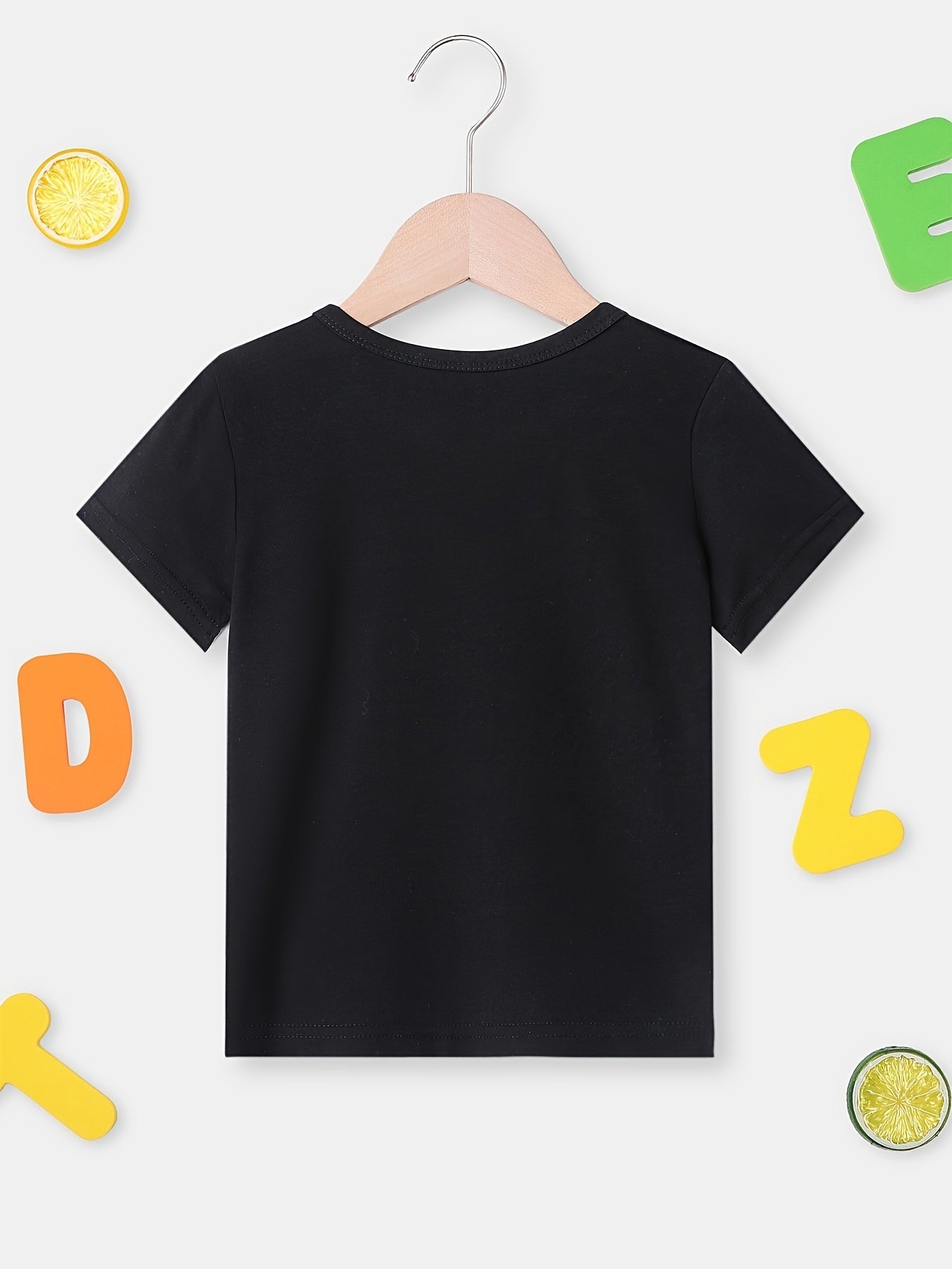 1 Boys 100% Cotton T-Shirt - Tropical Sunset Beach Coconut Tree Print Short Sleeve Crew Neck Top, Black with Yellow Orange Pattern, Breathable Casual Shirt for Outdoor Play, Sports and Daily Wear, Machine Washable, Ideal Gift