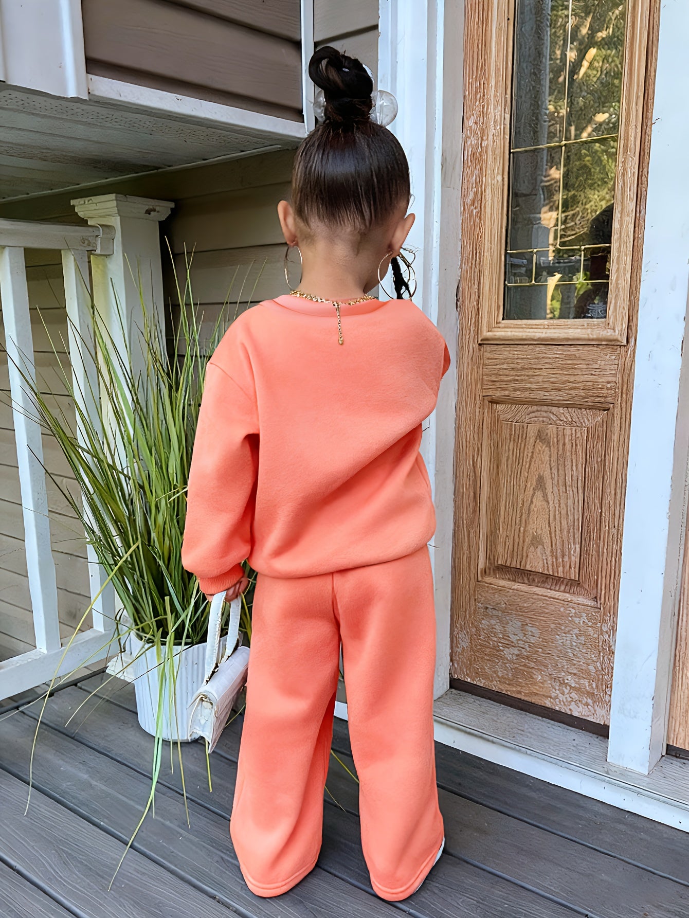 Girl'S Autumn and Winter Love Print Fleece Hoodie + Print Pants Two-Piece Set | Suitable for Outdoor Wear, Comfortable Fabric with Fleece Insulation, Casual Style, Regular Fit, Ideal Gift for Children.