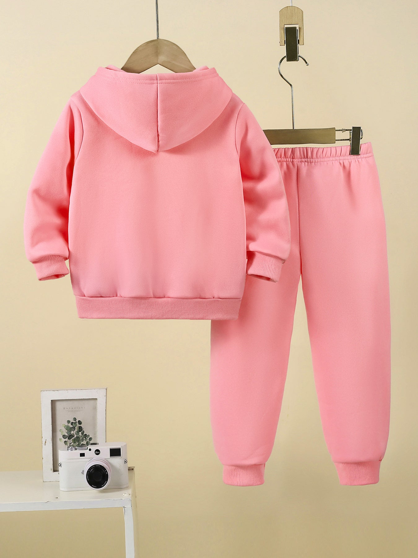 Girls' Fashion Hooded Sweatshirt and Pants Set, Creative Design with Cute Cartoon Prints, Comfortable Soft Polyester for Autumn/Winter Warmth, Perfect for Outdoor