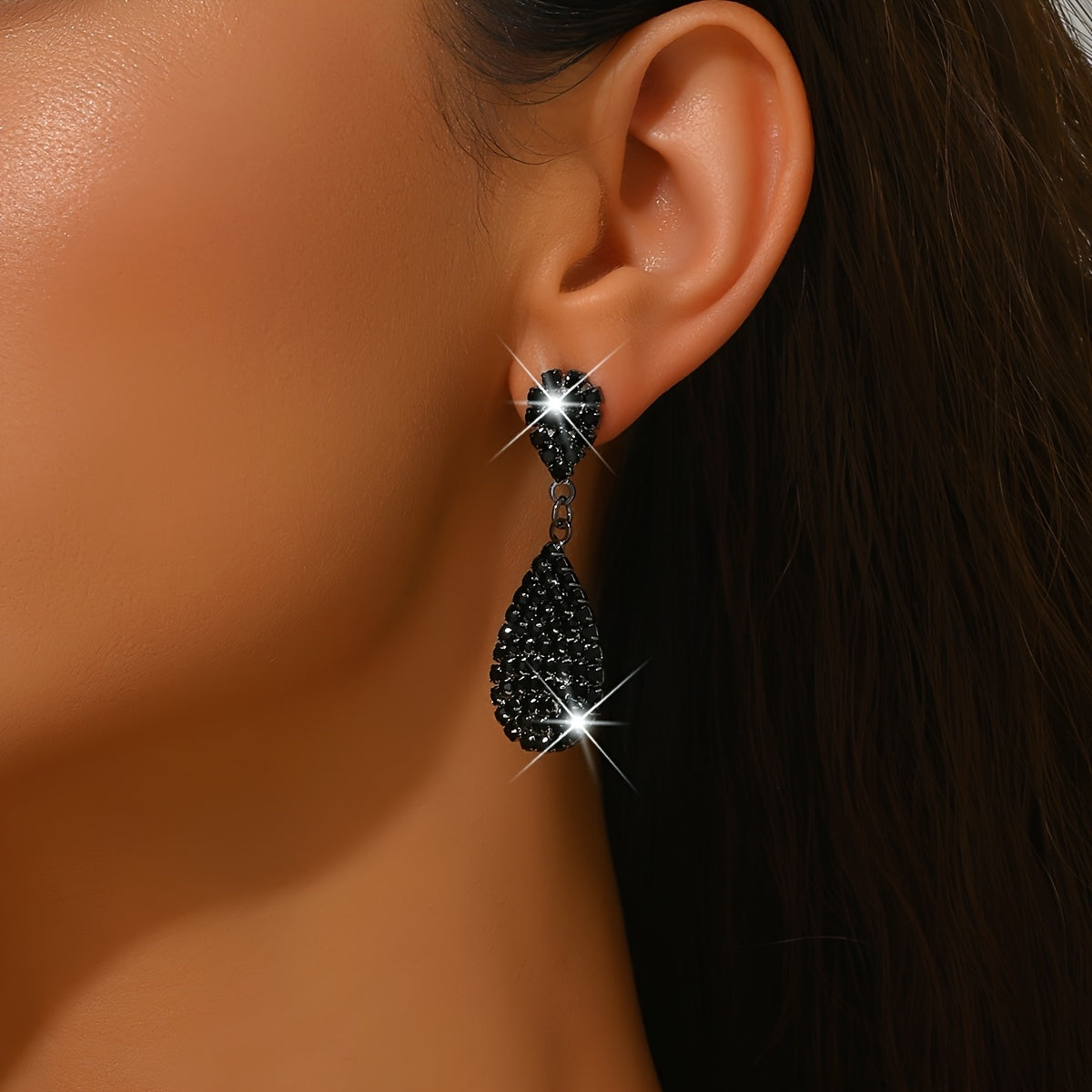 Fashionable And Luxurious Bride'S Earrings with Copper And Rhinestones, Perfect for Wedding Ceremonies And Elegant Party Accessories.