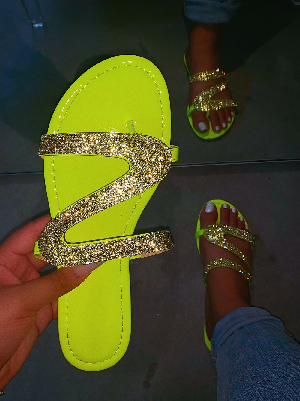 [Soft Jelly Summer Slippers] Transparent Soft Jelly Summer Flat Bling Slippers - Plus Size Women Flip Flops Sandals Outdoor Beach Ladies Slides
