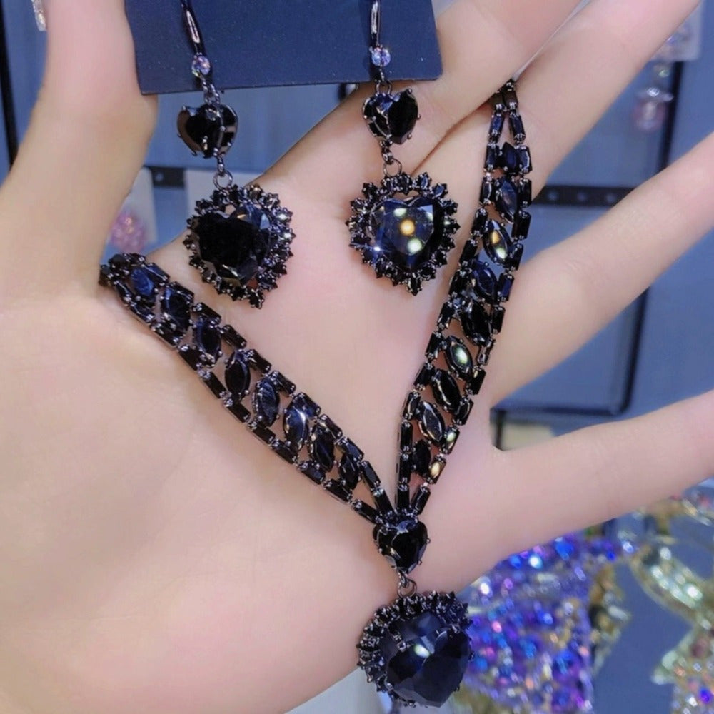 Necklace Women's 2024 new model does not fade, popular Hei Yao Ocean Heart suit light luxury versatile earrings high value