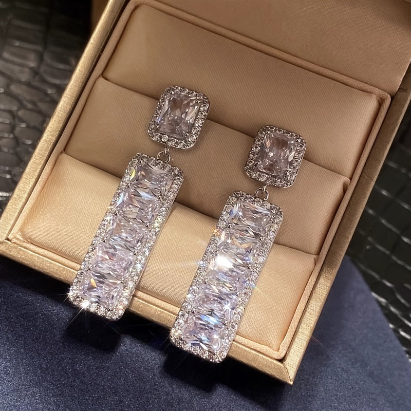 A Pair Of Luxurious And Dazzling Drop Earrings For Ladies, Featuring Cubic Zirconia Pendants, Perfect For Parties, Banquets, And Vacations, A Birthday Gift For Your Loved One.