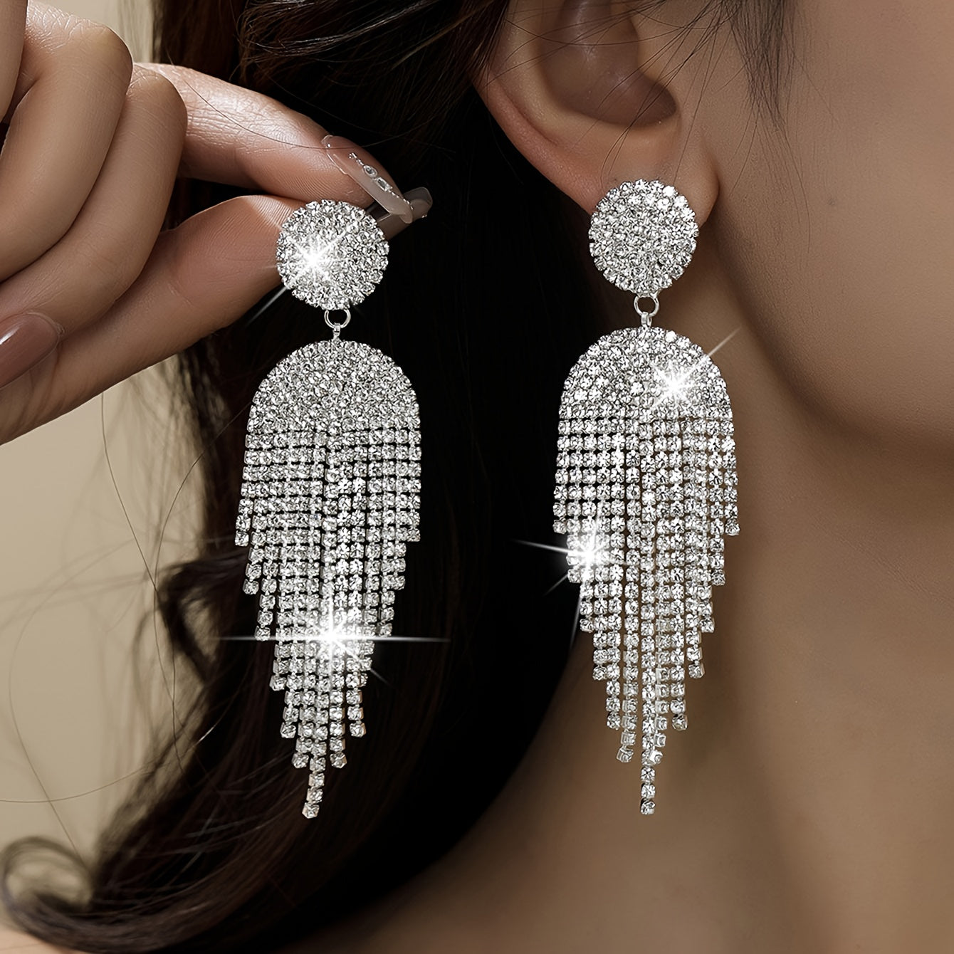 A Pair of Women'S Fashionable Jewelry, Long Tassel Earrings with Sparkling Rhinestones, Suitable for Proms, Parties, And Everyday Wear