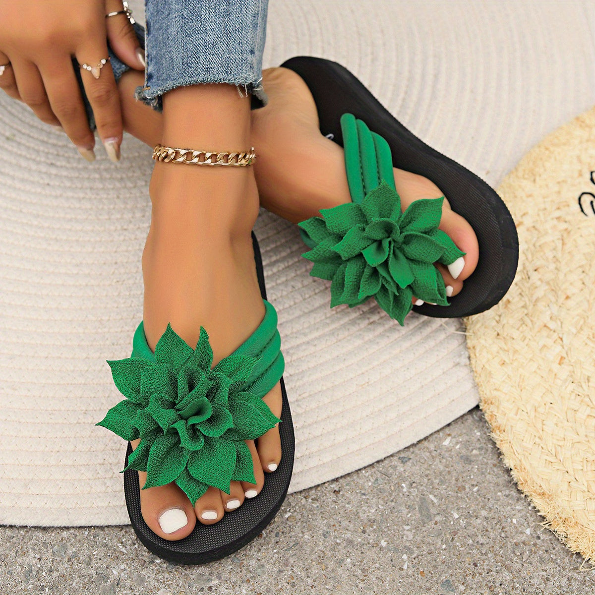 Toe Clip Flip-Flops for Women, Plus Size, Floral Flat Sandals for Men and Women, Summer New Style Couple Sandals
