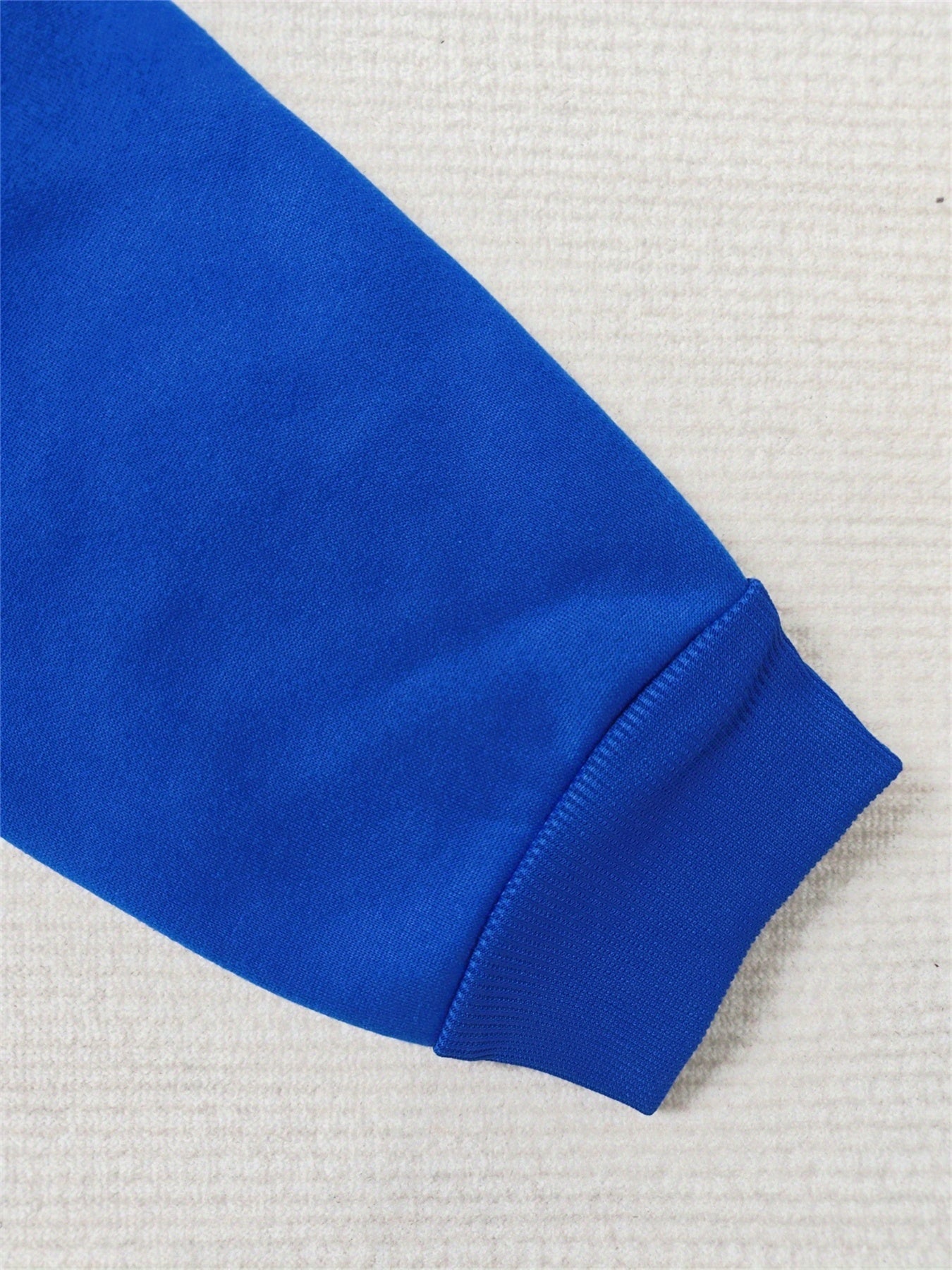 Plus Size, Autumn/Winter Plus Size Women's -Lined Sweatshirt Set with Queen Crown Print, Round Neck Long Sleeve Sweatshirt and Drawstring Pocket Pants, Casual Streetwear Winter Women's Sweatshirt Two-Piece Set