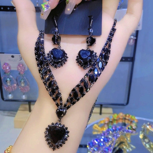 Necklace Women's 2024 new model does not fade, popular Hei Yao Ocean Heart suit light luxury versatile earrings high value