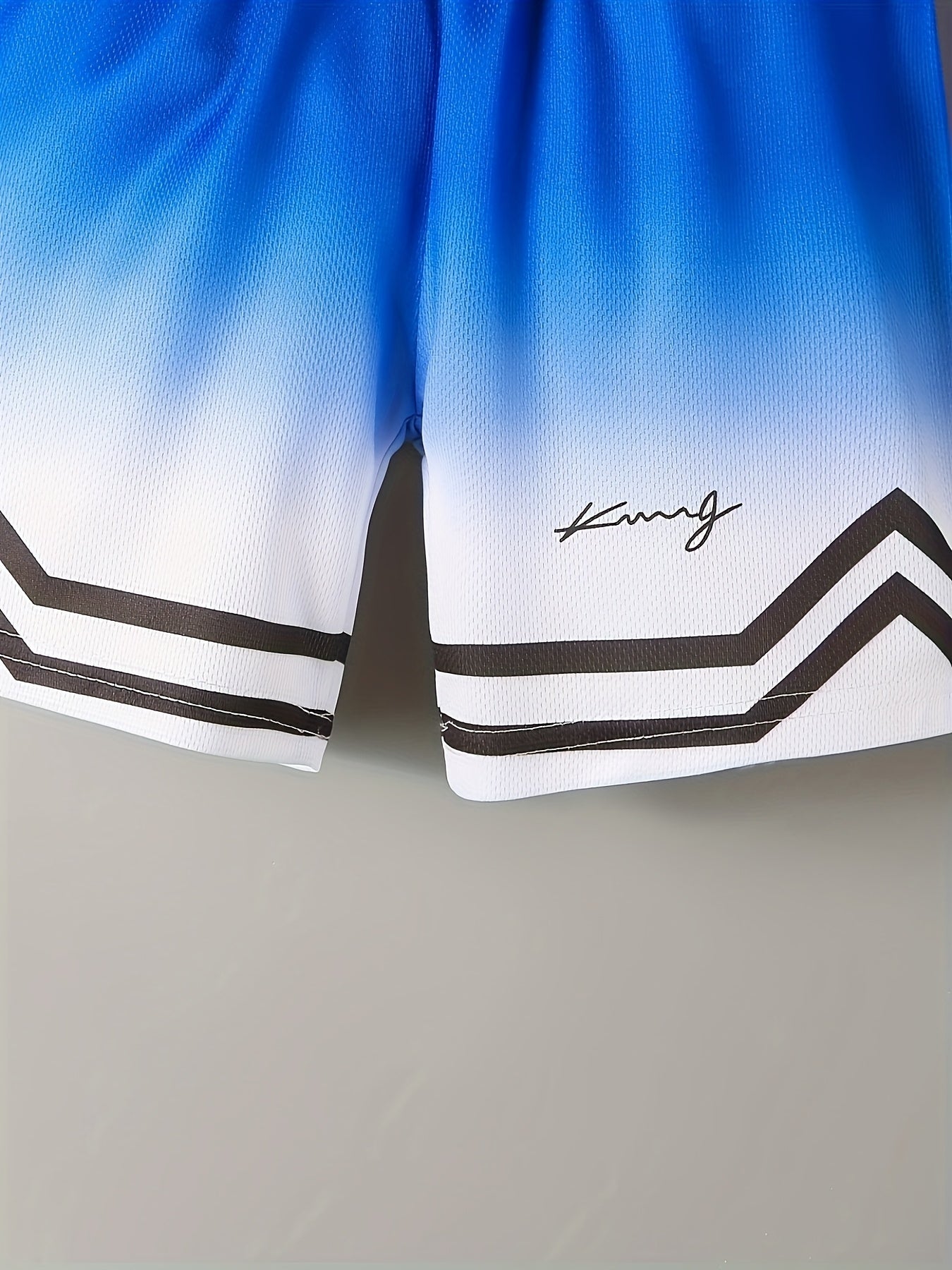 Summer Fashion Boys Trendy Simple Blue And White Gradient Short Sleeve Shorts Set, Perfect for Summer Outdoor Activities, Daily Wear, Leisure, Entertainment, Gatherings, Parties, School, Travel, An Ideal Gift., Perfect for Ou