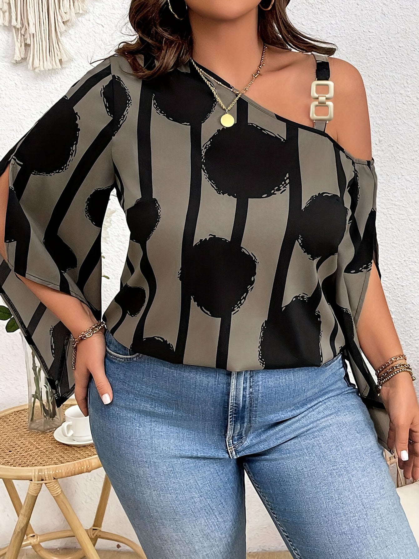 Print Plus Size Off-Shoulder Blouse with 3/4 Sleeves - Chic Abstract Print, Lightweight Polyester, Perfect for Summer Vacations & Casual Outings