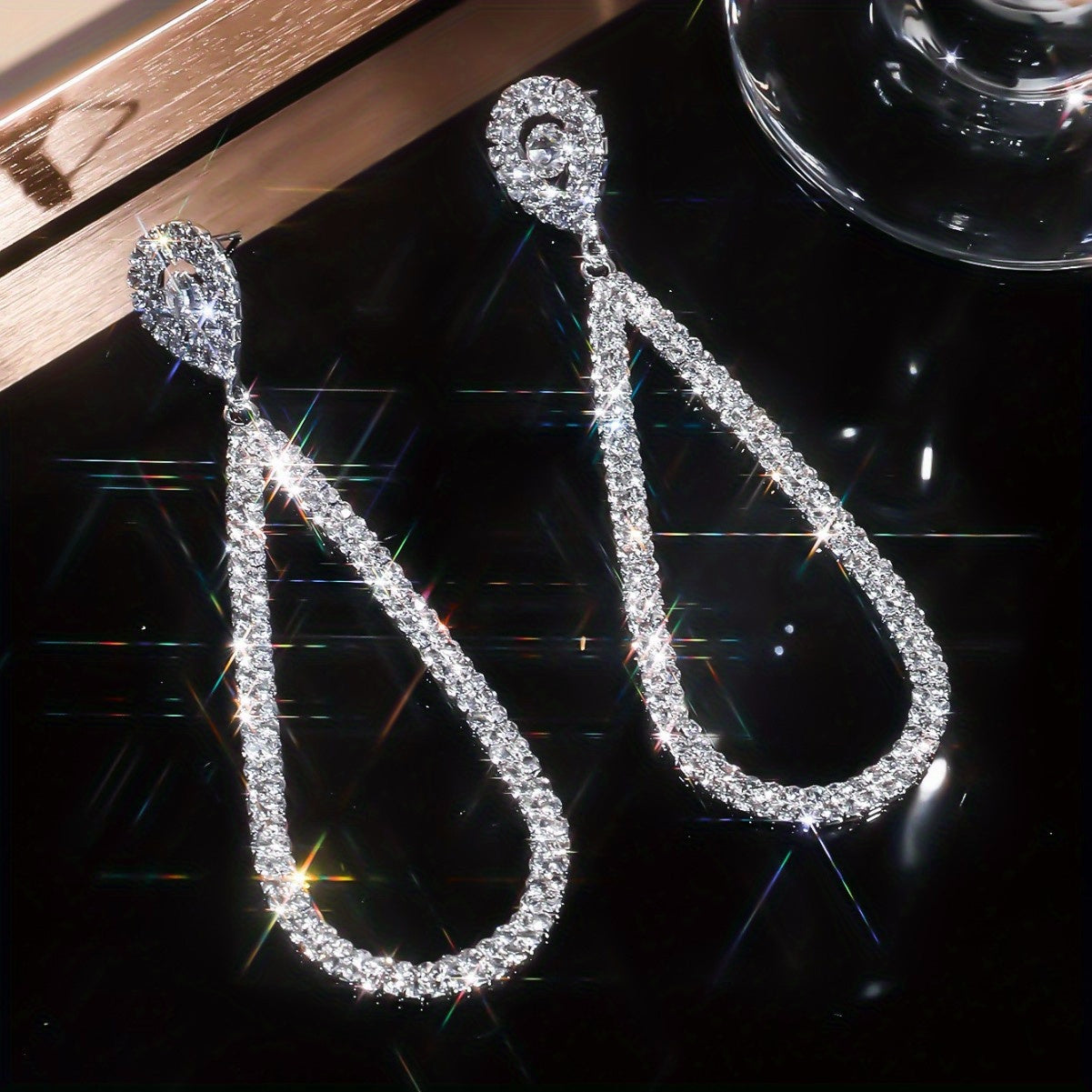 Luxurious Women Hollow Water Drop Earrings Exaggerated Silvery Sparkling Full Rhinestone Long Water Drop Earrings Fashion Accessories Luxury Long Pendant Earrings Party Wedding Engagement Anniversary Jewelry