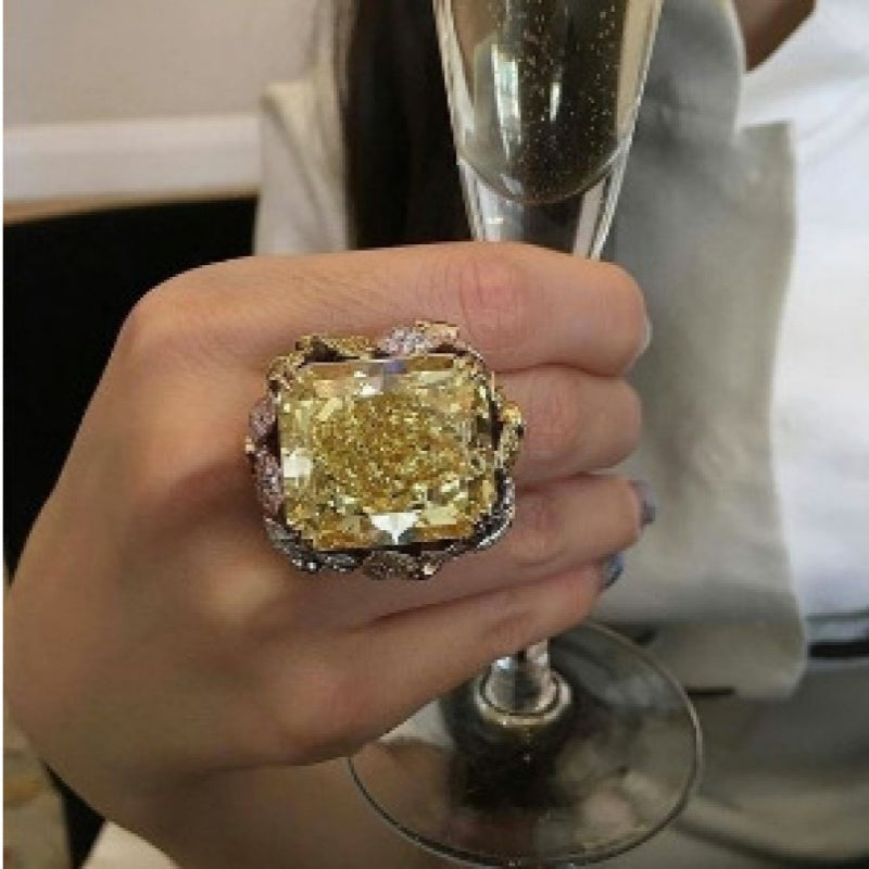 Exaggerated Inlaid Champagne Square Ring Artificial Ring