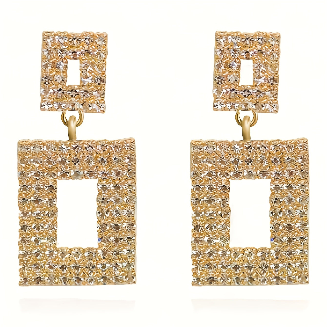 A Pair of Luxurious And Elegant Square Earrings Adorned with Exquisite Rhinestones.