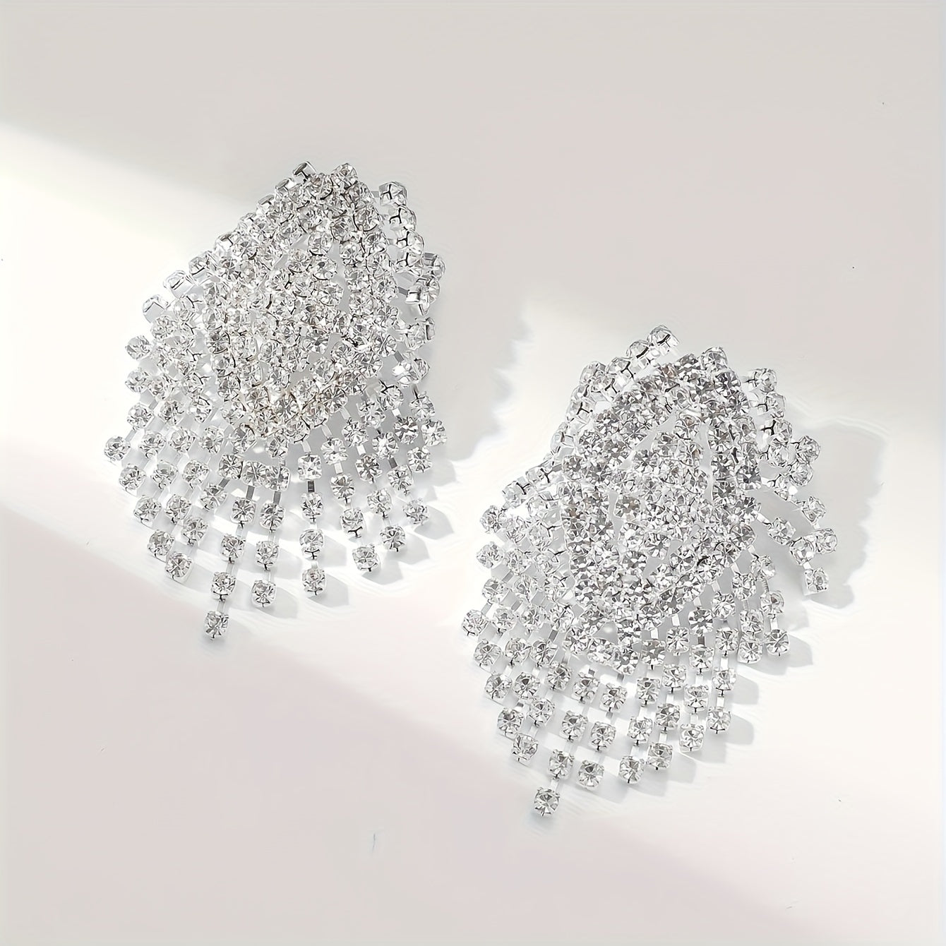 [Customer Favorite] Dazzling, Elegant Silvery-Plated Rhinestone Tassel Earrings - Sparkling Copper Dangle Jewelry for Weddings, Parties & Gifts