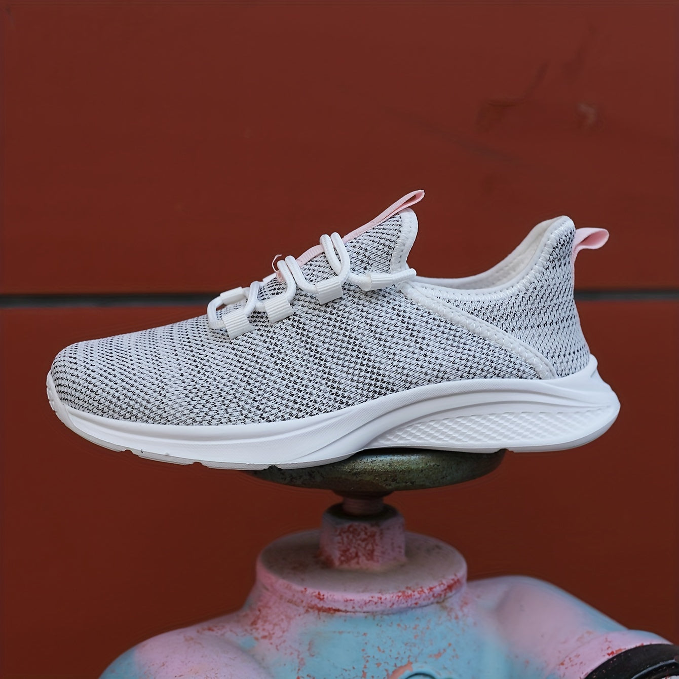 Four Seasons Fashion Casual Women's Breathable Lightweight Anti-Slip Durable Outdoor Sports Shoes Couple Running Sneakers Road Running Mesh Women's Shoes