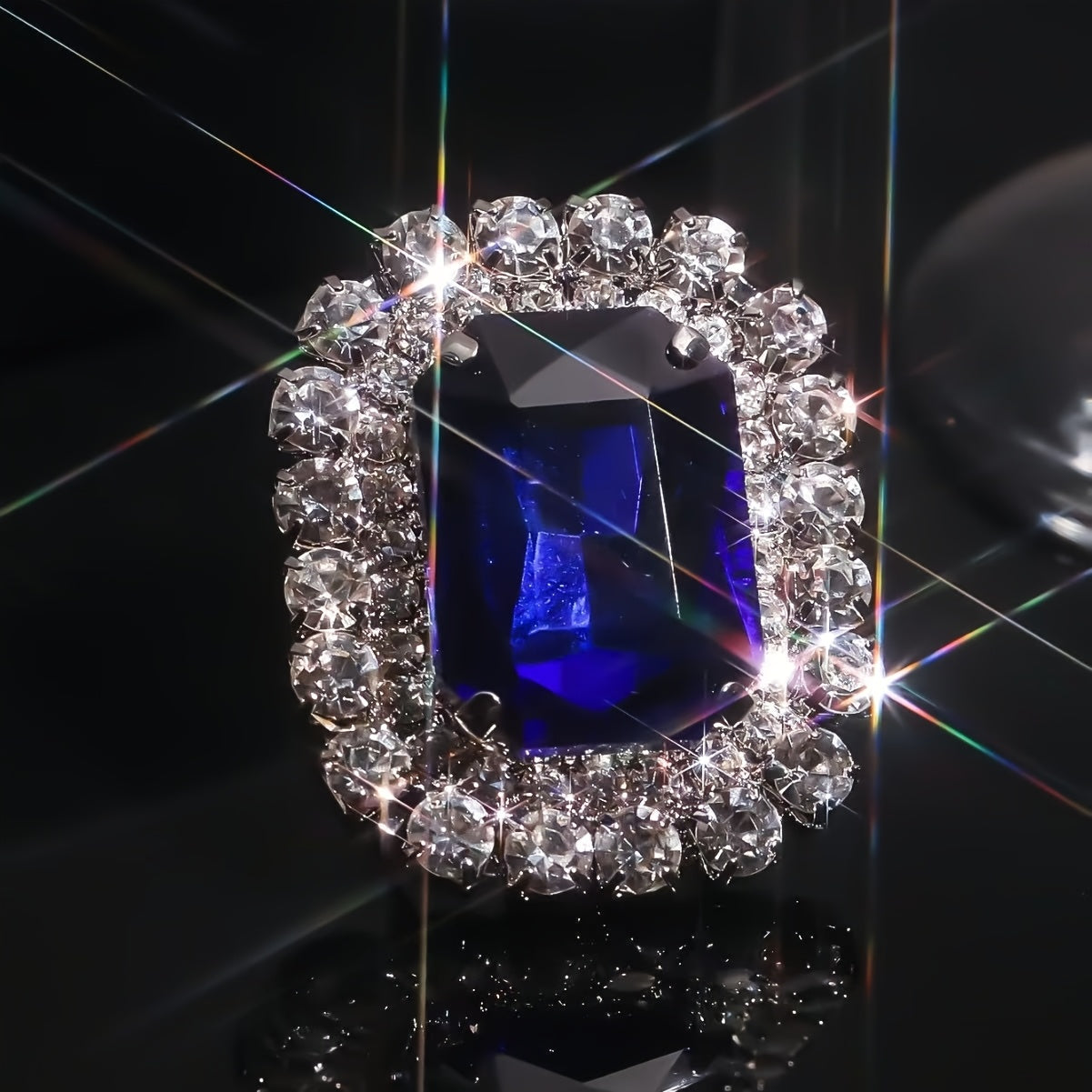 High-End Sparkling Rhinestone Ring for Women, Versatile And Adjustable Open Ring Accessory.