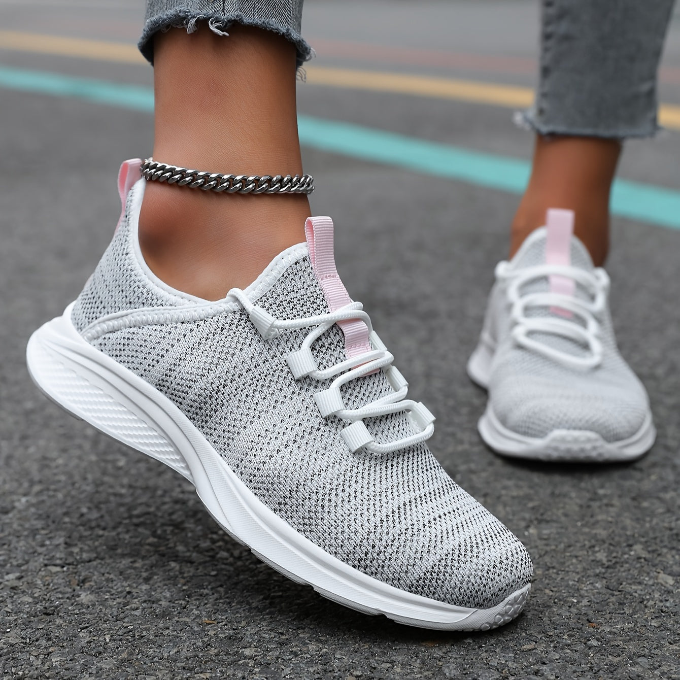 Four Seasons Fashion Casual Women's Breathable Lightweight Anti-Slip Durable Outdoor Sports Shoes Couple Running Sneakers Road Running Mesh Women's Shoes