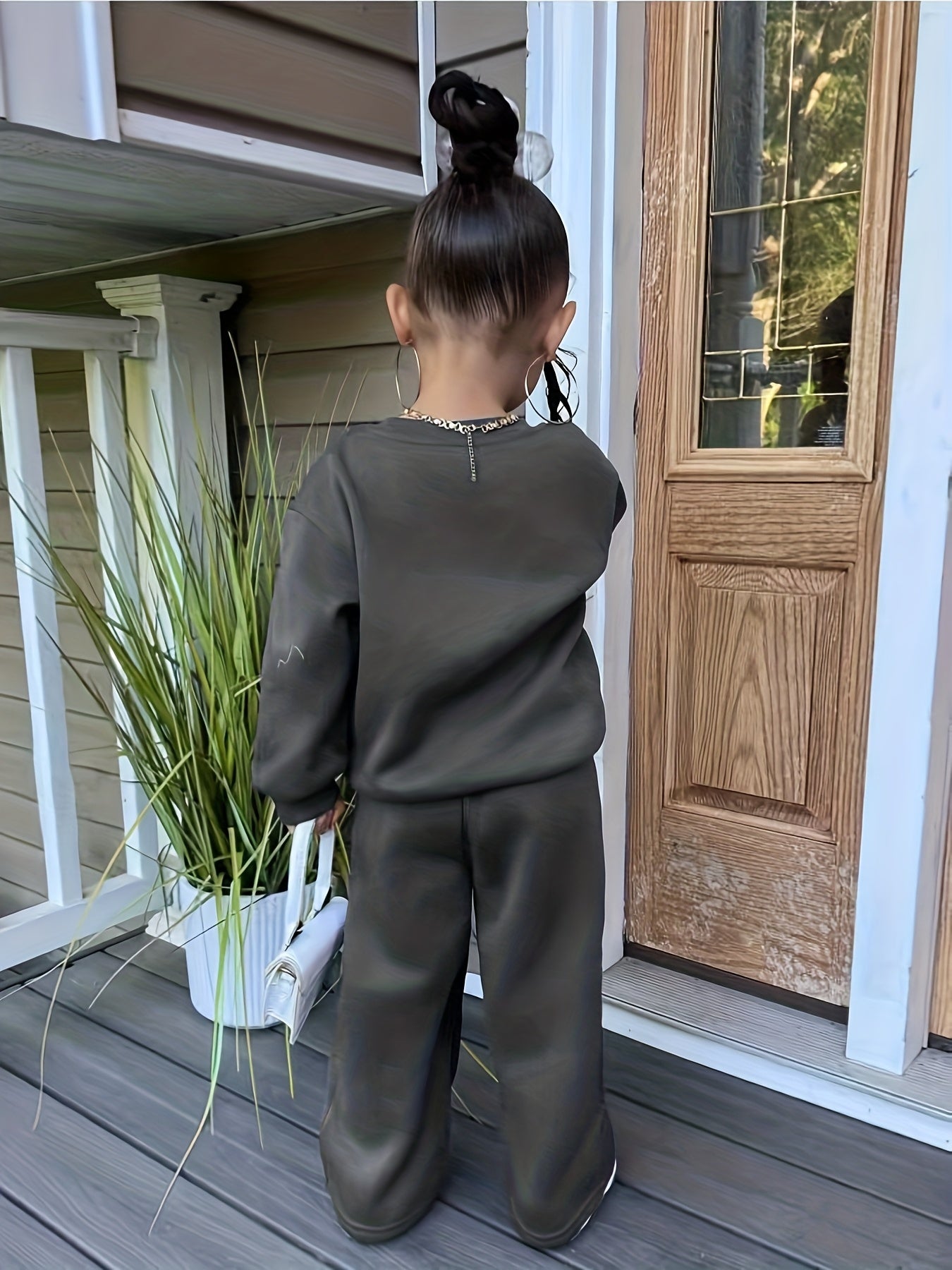 Girl'S Autumn and Winter Love Print Fleece Hoodie + Print Pants Two-Piece Set | Suitable for Outdoor Wear, Comfortable Fabric with Fleece Insulation, Casual Style, Regular Fit, Ideal Gift for Children.