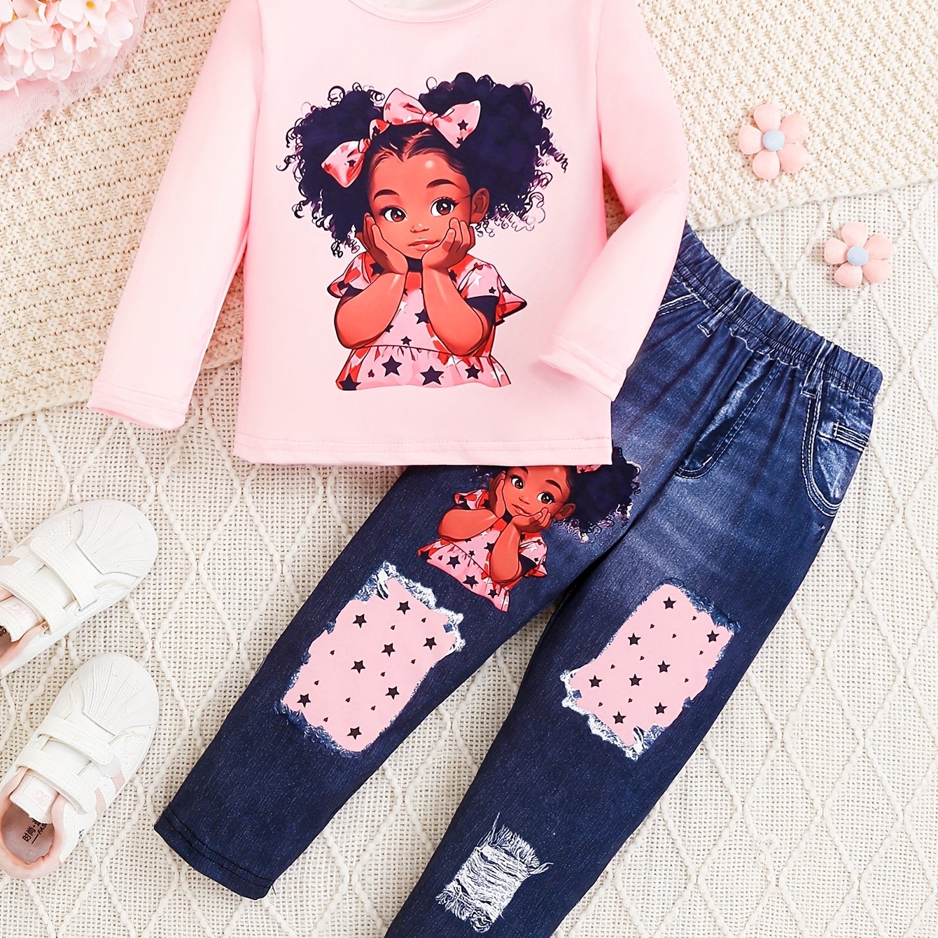 2pcs Girls' Cute Doll Print & Faux Denim Overalls Set - White Smock Dress + Blue Jeans-Like Leggings with Doll Face Print (Eyes/Nose/Mouth), Machine Washable Spring/Fall Outfit for Party, Everyday Play & Dress-Up , Perfect fo