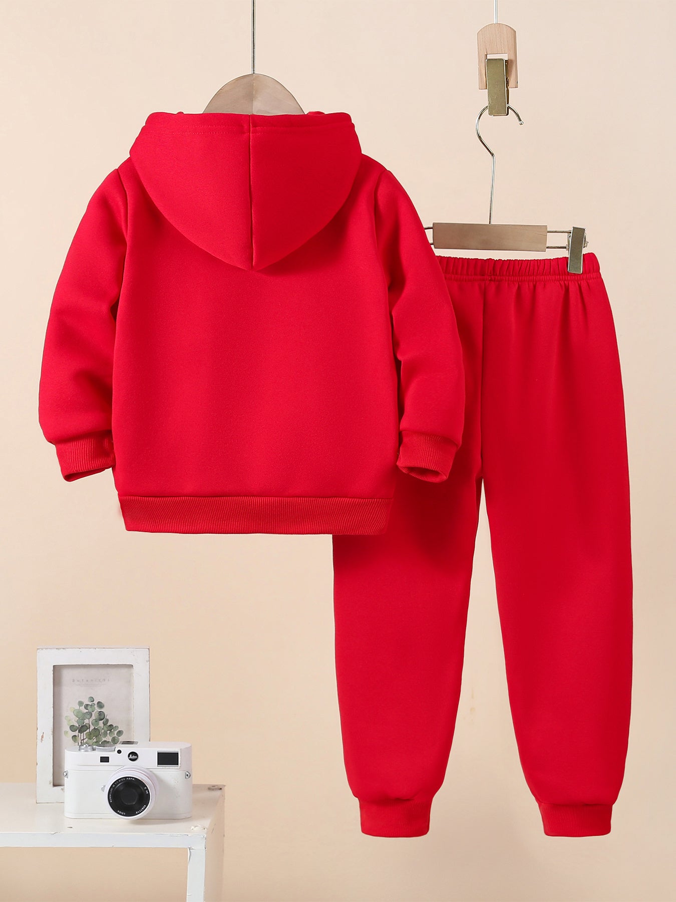 Girls' Fashion Hooded Sweatshirt and Pants Set, Creative Design with Cute Cartoon Prints, Comfortable Soft Polyester for Autumn/Winter Warmth, Perfect for Outdoor