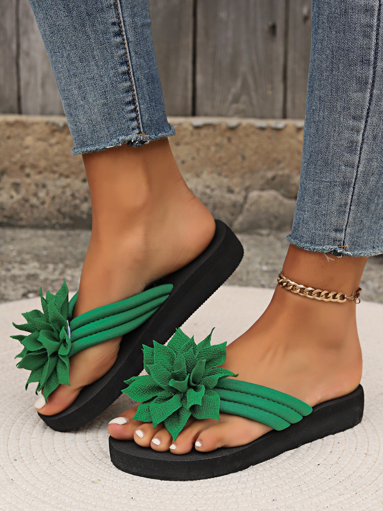 Toe Clip Flip-Flops for Women, Plus Size, Floral Flat Sandals for Men and Women, Summer New Style Couple Sandals