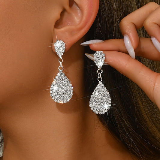 Fashionable And Luxurious Bride'S Earrings with Copper And Rhinestones, Perfect for Wedding Ceremonies And Elegant Party Accessories.