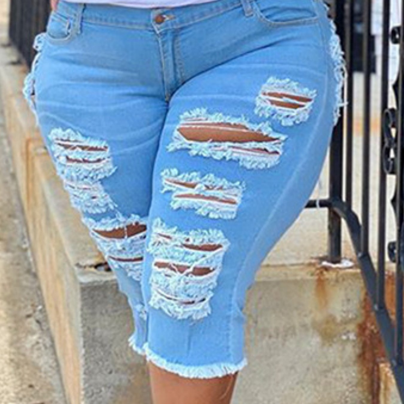 [Plus Size Ripped Denim Shorts]Fashionable Ripped Design And Frayed Hem, Solid Color Versatile - High-waisted, Trendy Street Style.