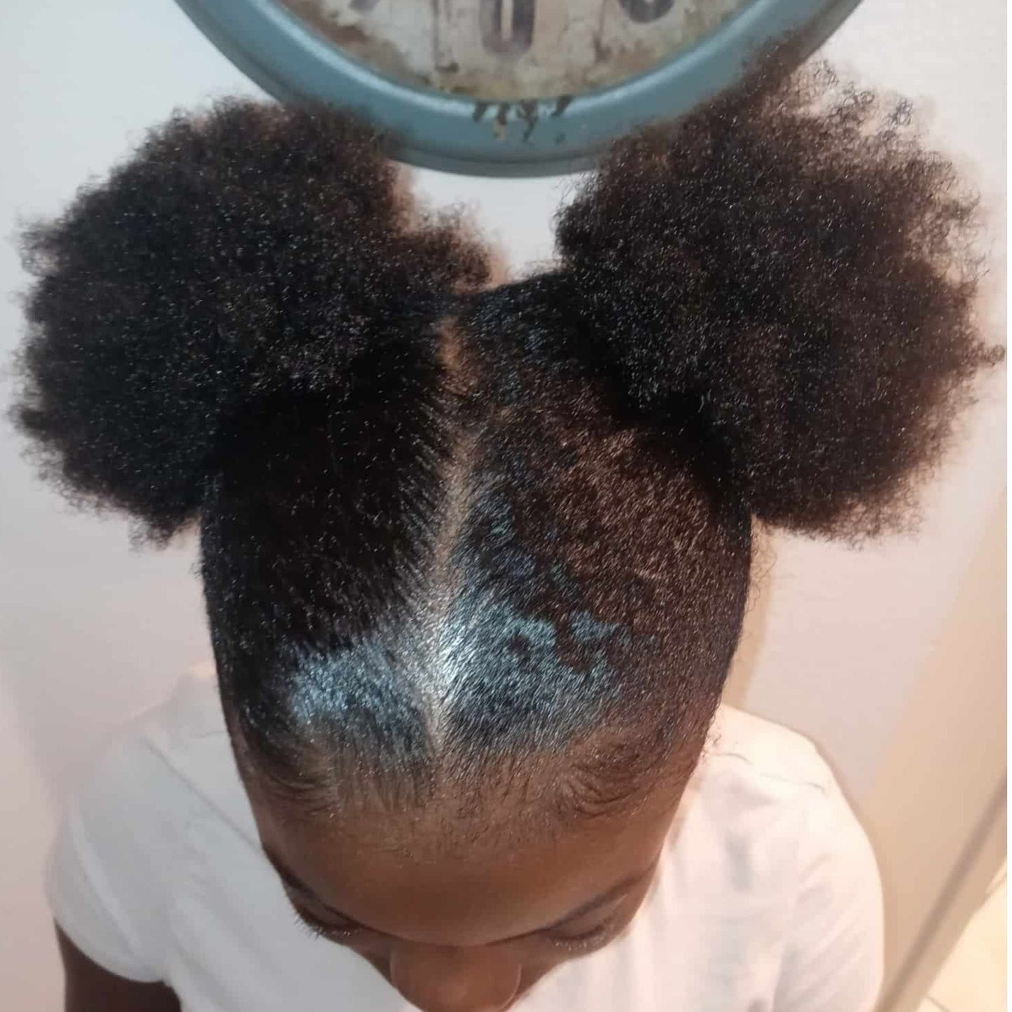 Peppermint Hair Moisturizing Hair Butter (Peppermint Oil, Lavender Oil, Tea Tree Oil, Hemp Oil, Alma Oil, Sage Oil, Clove Oil, Vitamin E Oil, Rosemary Oil, Black Seed Oil, Jamaicia Casto oil, Indian Casto Oil, Aloe Oil, Lemon