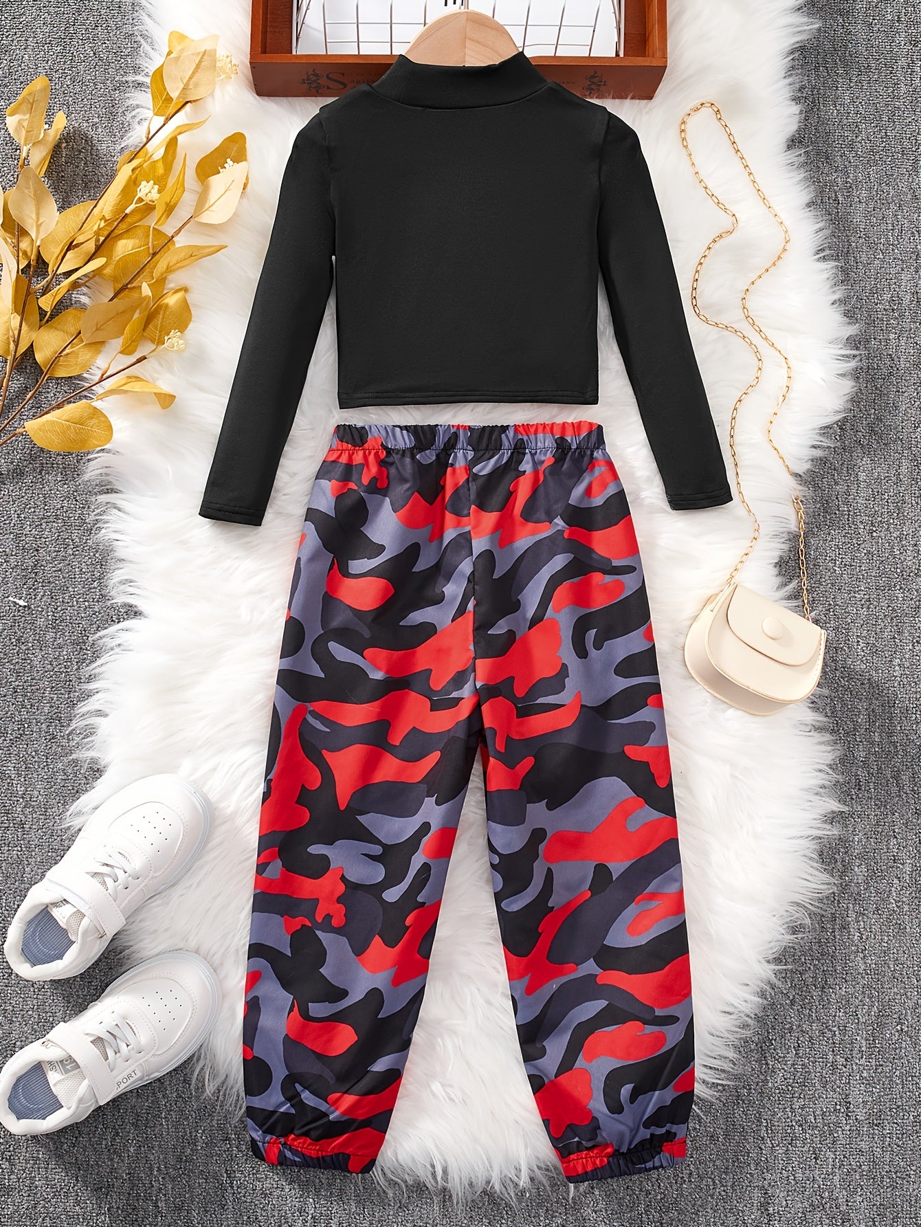 Girls 2pcs Set: Black Small High Collar Long Sleeve Pattern T-shirt + Camouflage Work Bag Jogging Pants, Suitable for Autumn, Suitable for 3 Years Old and Above, for Outdoor