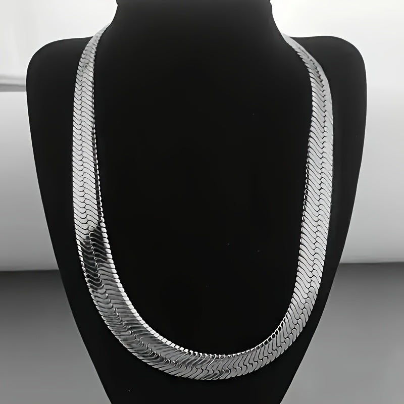 [Stainless Steel Necklace] Stainless Steel Men's Flat Snake Chain Necklace | Bohemian Style, Uncoated Geometric Collarbone Jewelry, Fashionable And Simple Design, Suitable For Daily Wear And Gifts