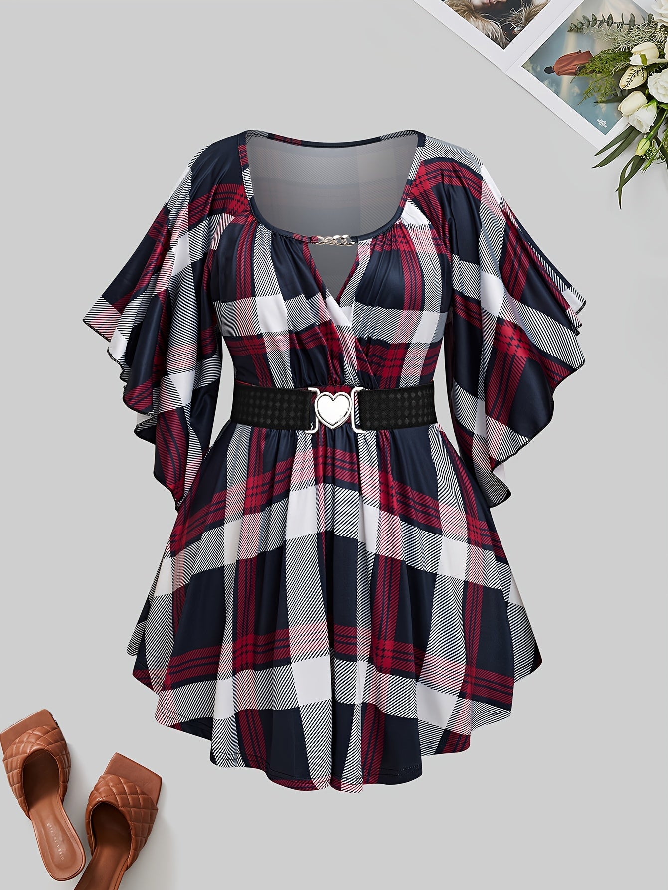 [Plus Size T-Shirt] Valentine's Day Plus Size Women's T-Shirt | Metallic Heart Design, Casual Print, Pleated Short Sleeve & Waist Belt | Perfect for Spring/Summer