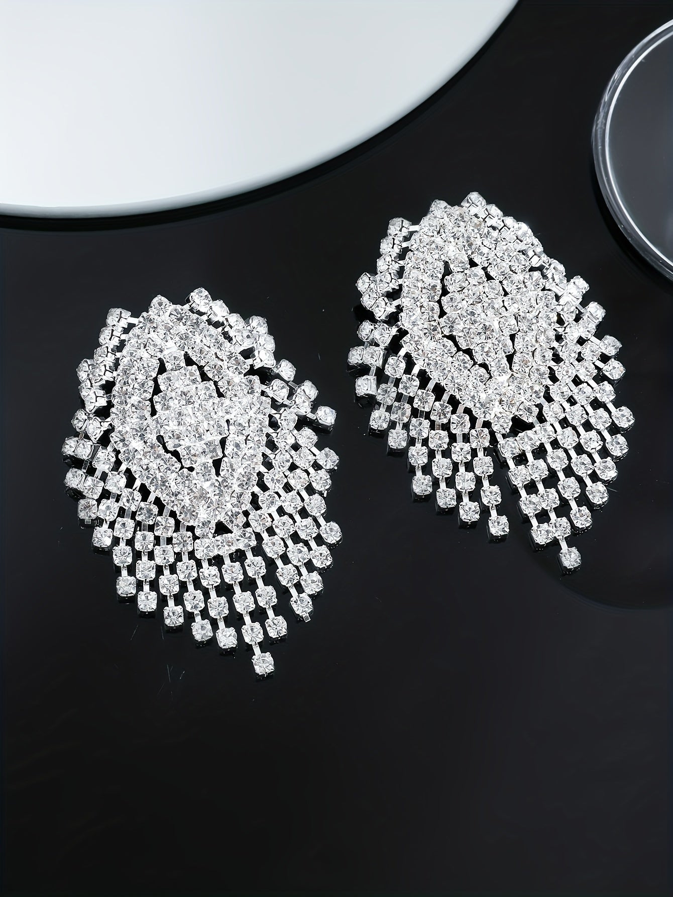 [Customer Favorite] Dazzling, Elegant Silvery-Plated Rhinestone Tassel Earrings - Sparkling Copper Dangle Jewelry for Weddings, Parties & Gifts