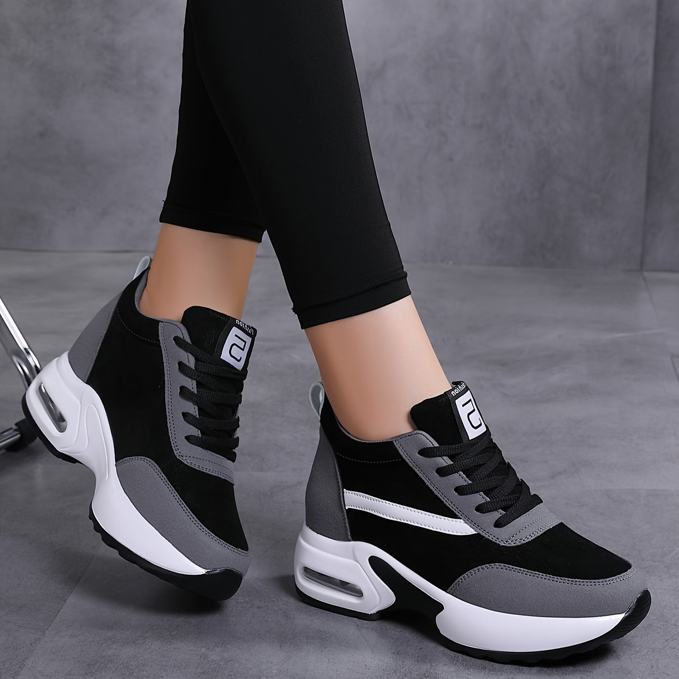 Ladies' Casual Sneakers, Lightweight, Comfortable, And Versatile Women'S Casual Sneakers with Hidden Heels.