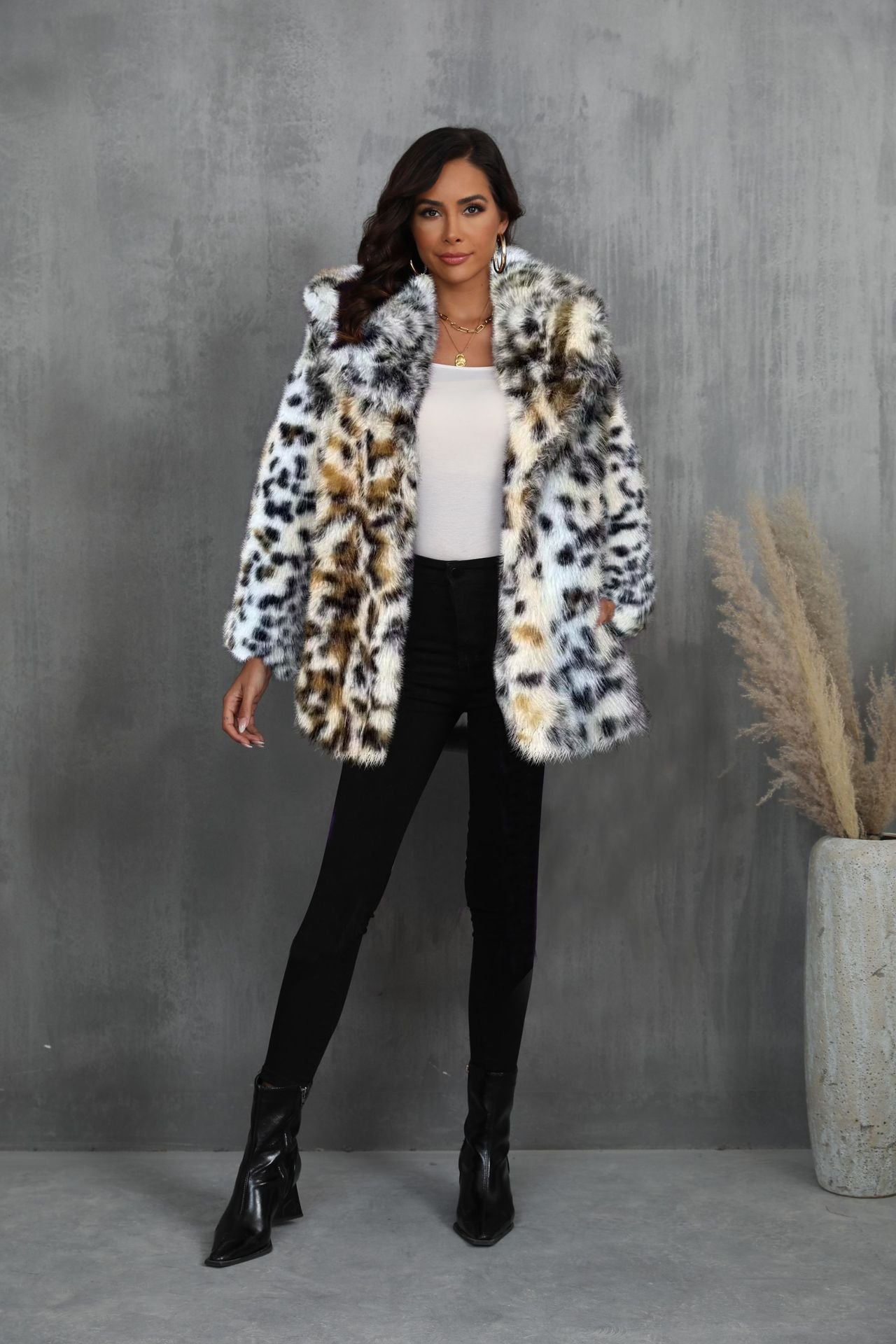 Plus Size, 2025European and American Autumn and Winter Women's Toka Collar Coat Artificial Imitation Coat