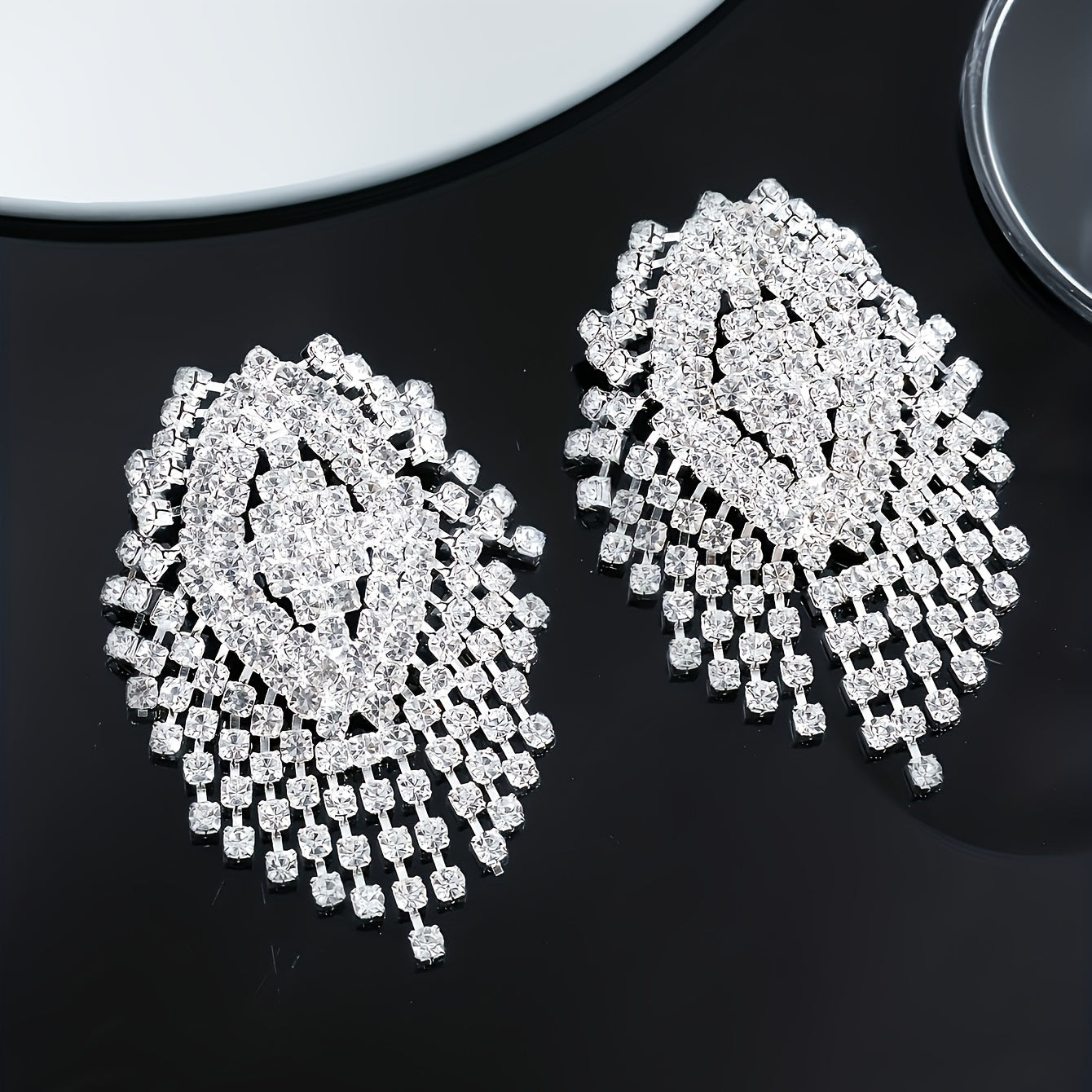 [Customer Favorite] Dazzling, Elegant Silvery-Plated Rhinestone Tassel Earrings - Sparkling Copper Dangle Jewelry for Weddings, Parties & Gifts